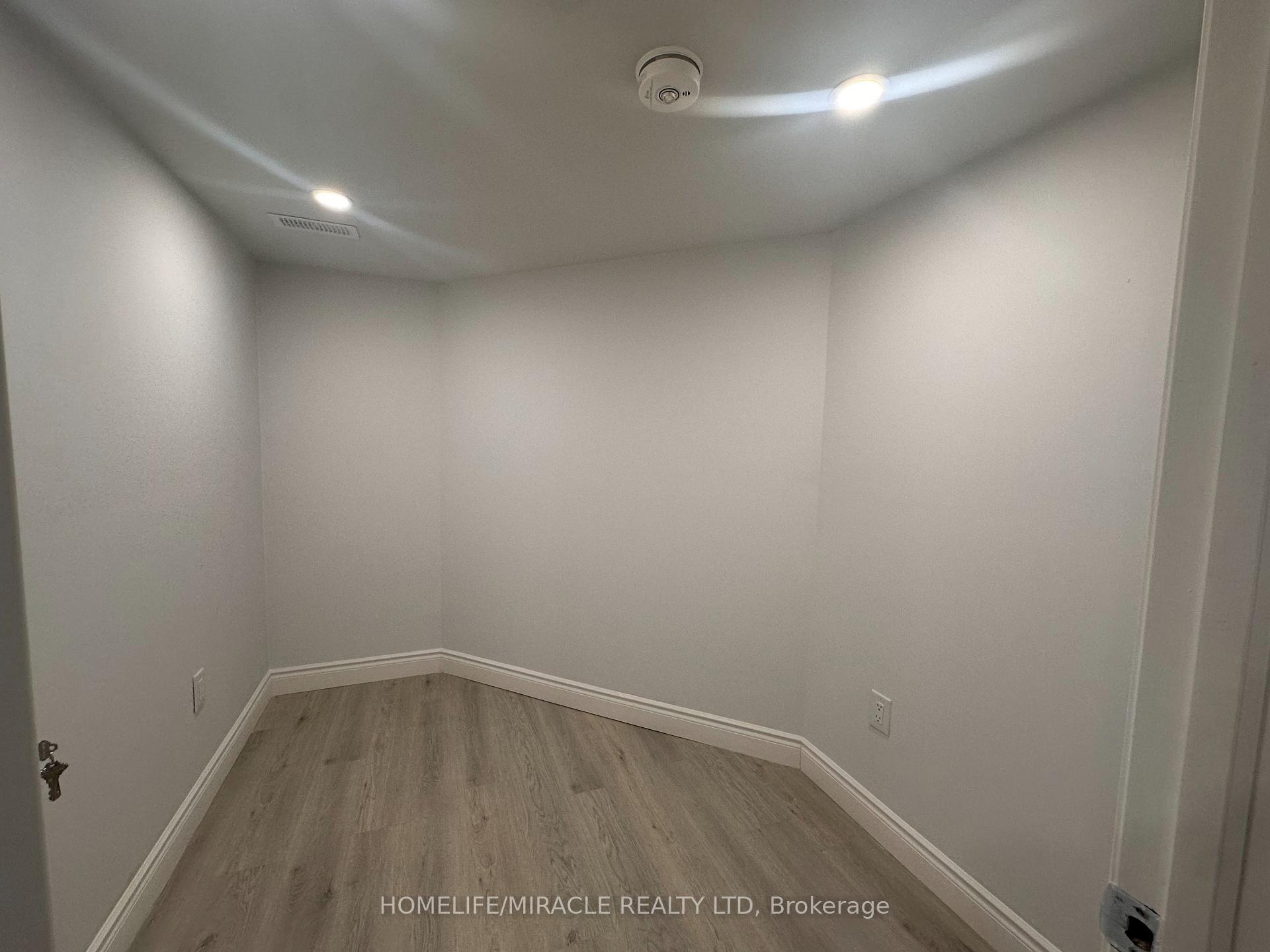 Photo 15 of Unit 2, 30 Skyridge Drive, Brampton, Bram East — HOMEH