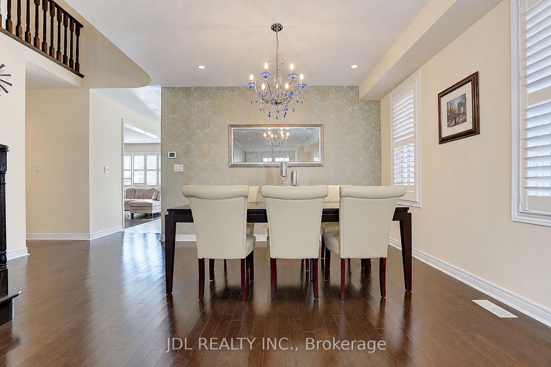 Photo 7 of 11 Herbert Wales Crescent, Markham, Victoria Square — HOMEH