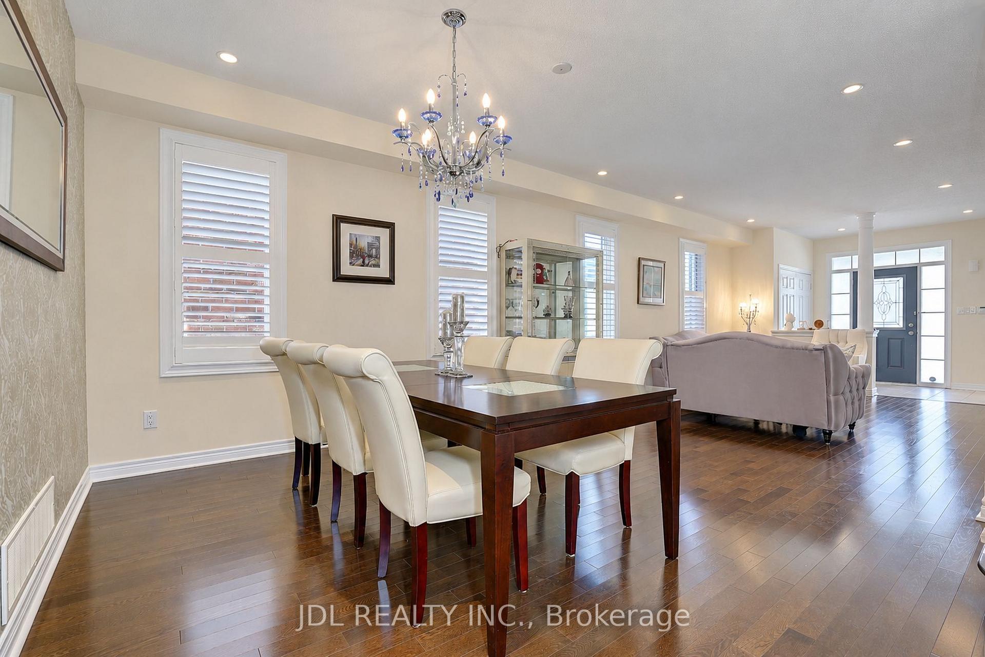 Photo 8 of 11 Herbert Wales Crescent, Markham, Victoria Square — HOMEH