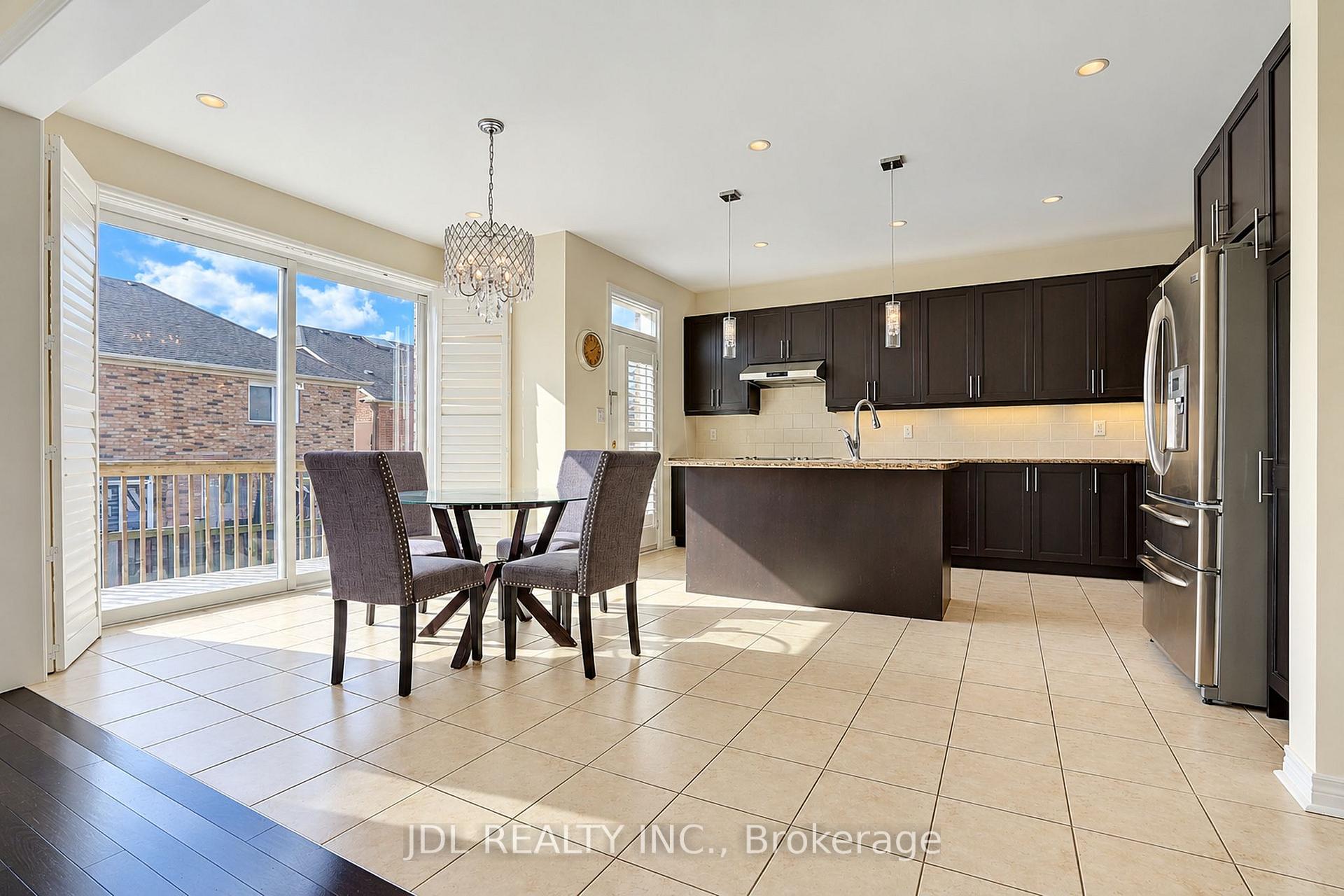 Photo 16 of 11 Herbert Wales Crescent, Markham, Victoria Square — HOMEH