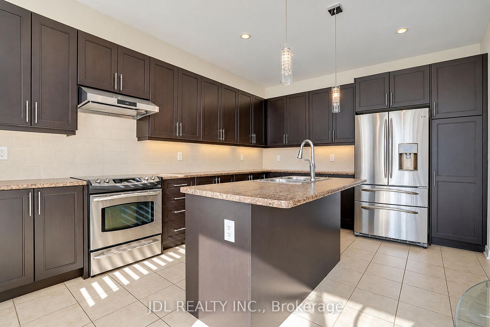 Photo 18 of 11 Herbert Wales Crescent, Markham, Victoria Square — HOMEH