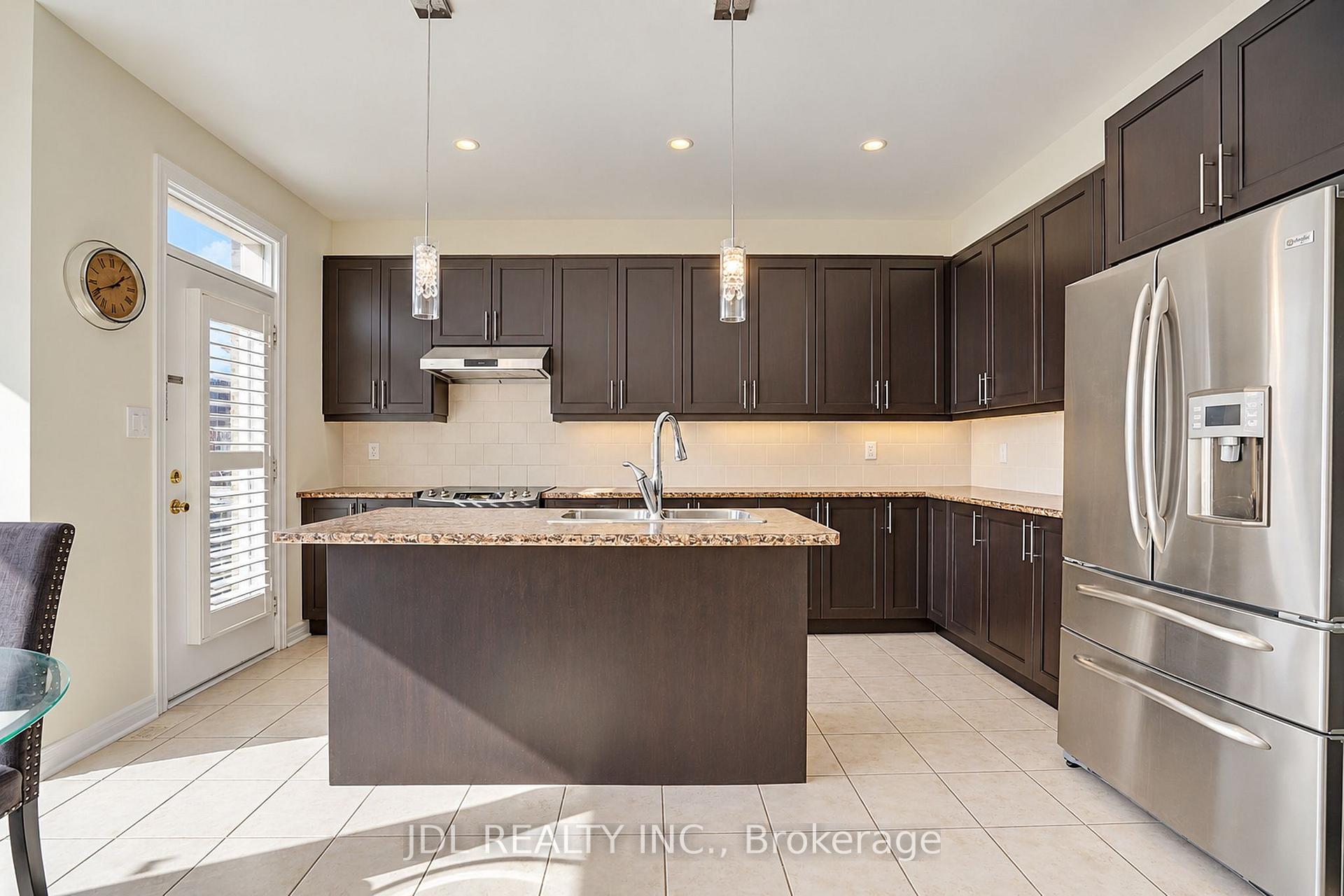 Photo 19 of 11 Herbert Wales Crescent, Markham, Victoria Square — HOMEH