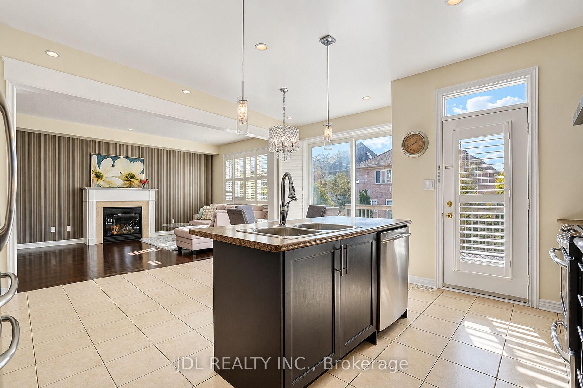 Photo 20 of 11 Herbert Wales Crescent, Markham, Victoria Square — HOMEH