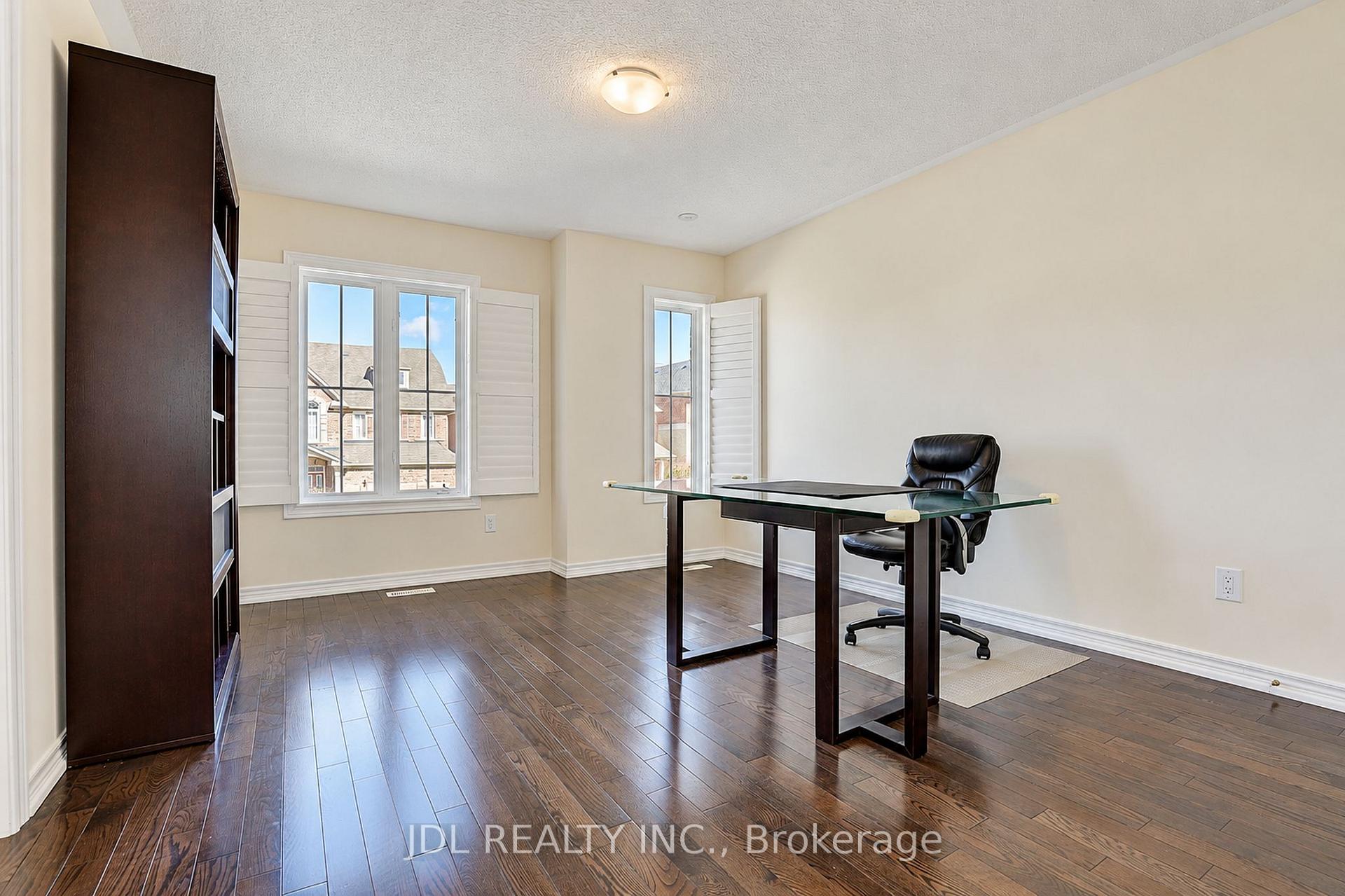 Photo 35 of 11 Herbert Wales Crescent, Markham, Victoria Square — HOMEH