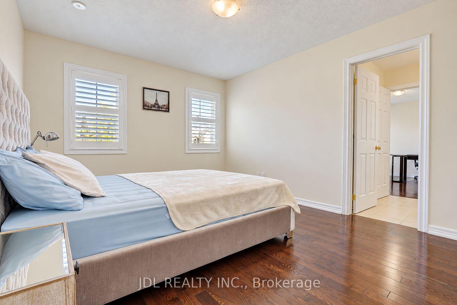 Photo 41 of 11 Herbert Wales Crescent, Markham, Victoria Square — HOMEH
