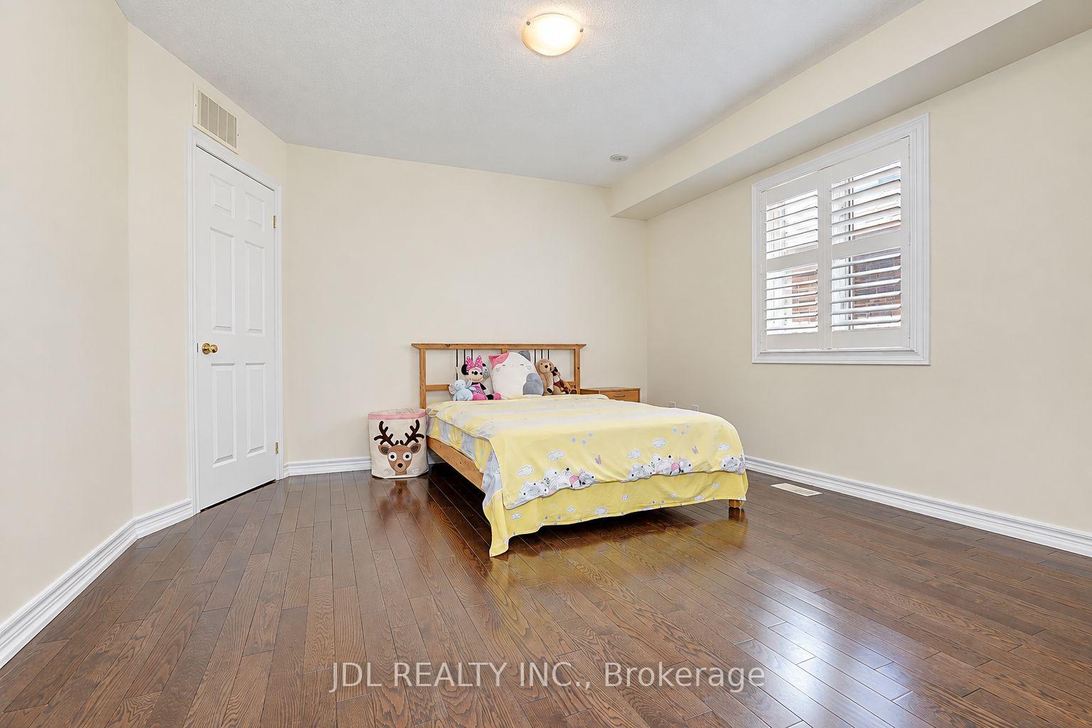 Photo 42 of 11 Herbert Wales Crescent, Markham, Victoria Square — HOMEH
