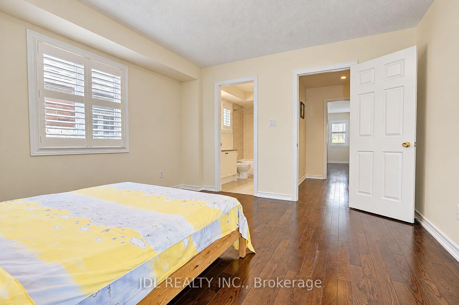 Photo 43 of 11 Herbert Wales Crescent, Markham, Victoria Square — HOMEH