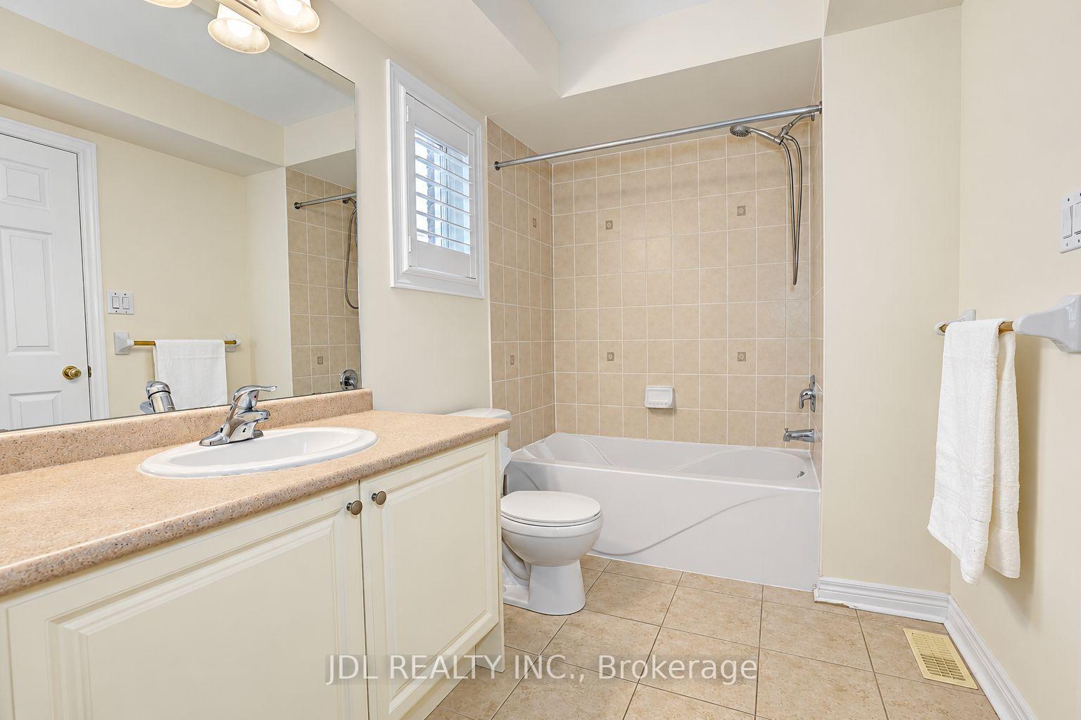 Photo 44 of 11 Herbert Wales Crescent, Markham, Victoria Square — HOMEH