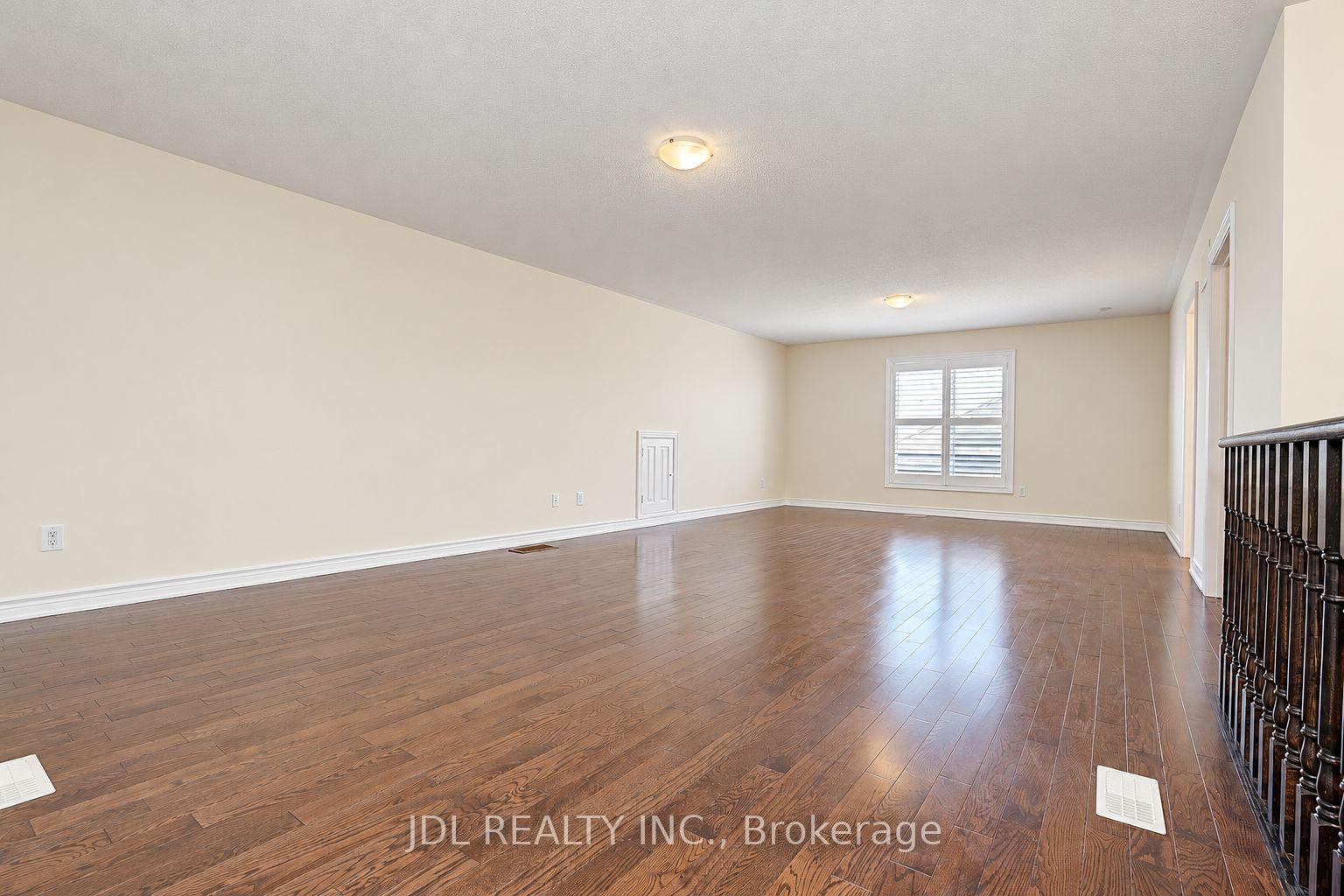 Photo 45 of 11 Herbert Wales Crescent, Markham, Victoria Square — HOMEH