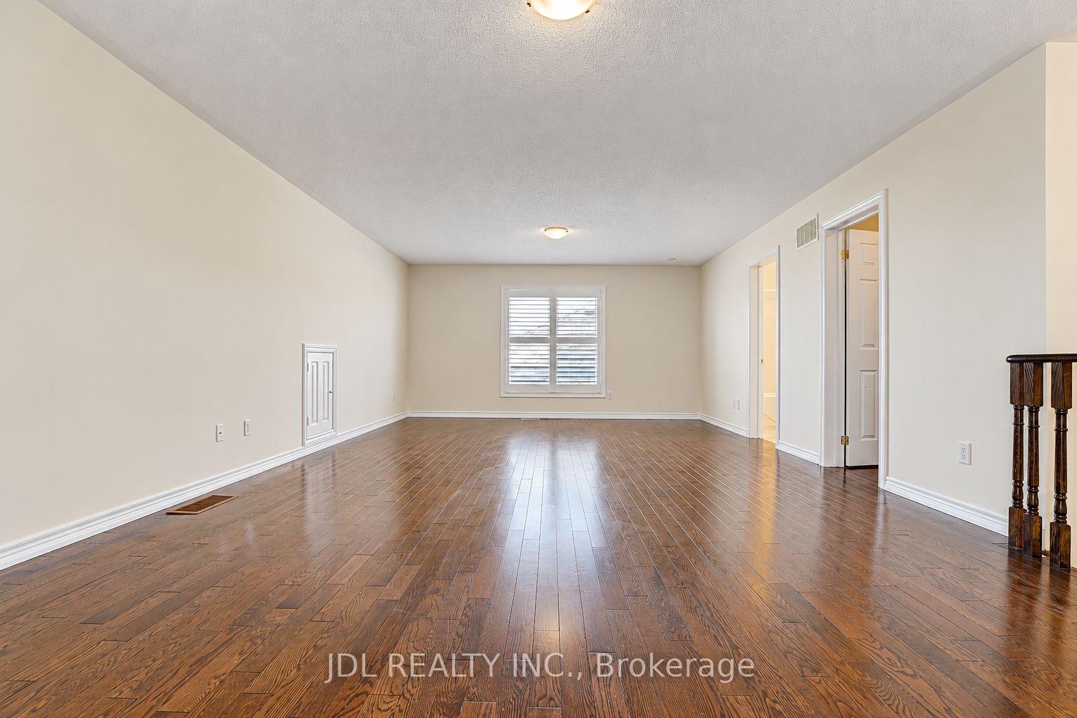 Photo 46 of 11 Herbert Wales Crescent, Markham, Victoria Square — HOMEH