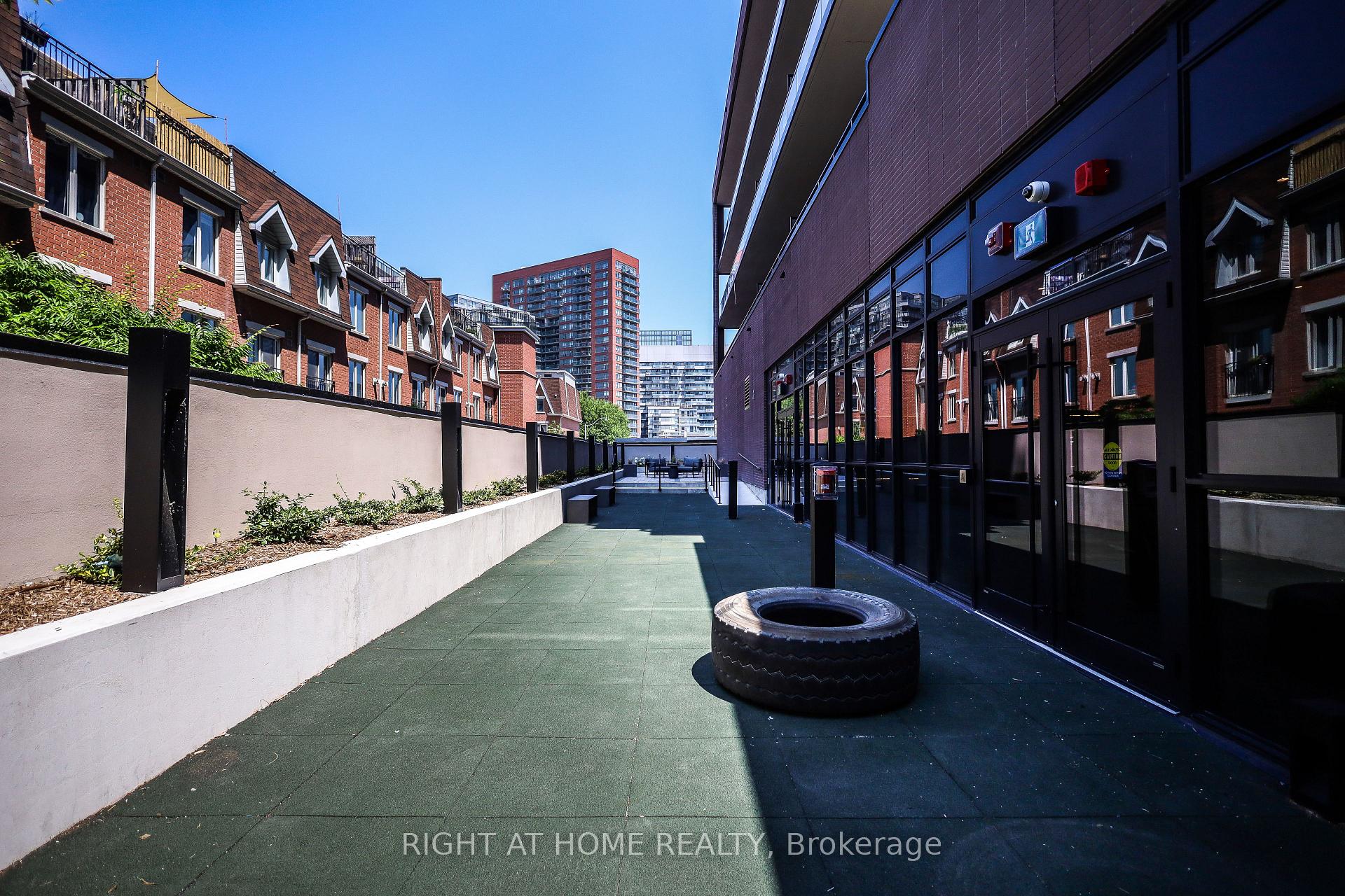 Photo 51 of Unit 1405, 285 Dufferin Street, Toronto, South Parkdale — HOMEH