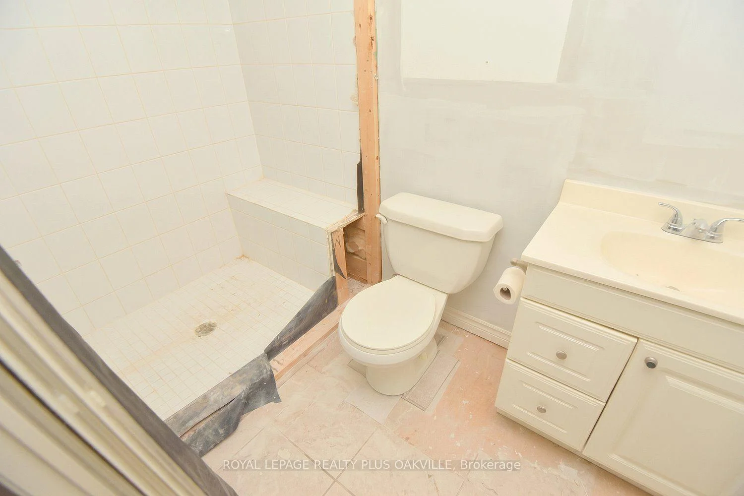 Photo 36 of 274 Belvenia Road, Burlington, Shoreacres — HOMEH