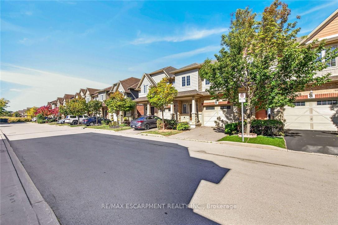 Photo 3 of Unit 22, 8 Lakelawn Road, Grimsby, Grimsby Beach — HOMEH