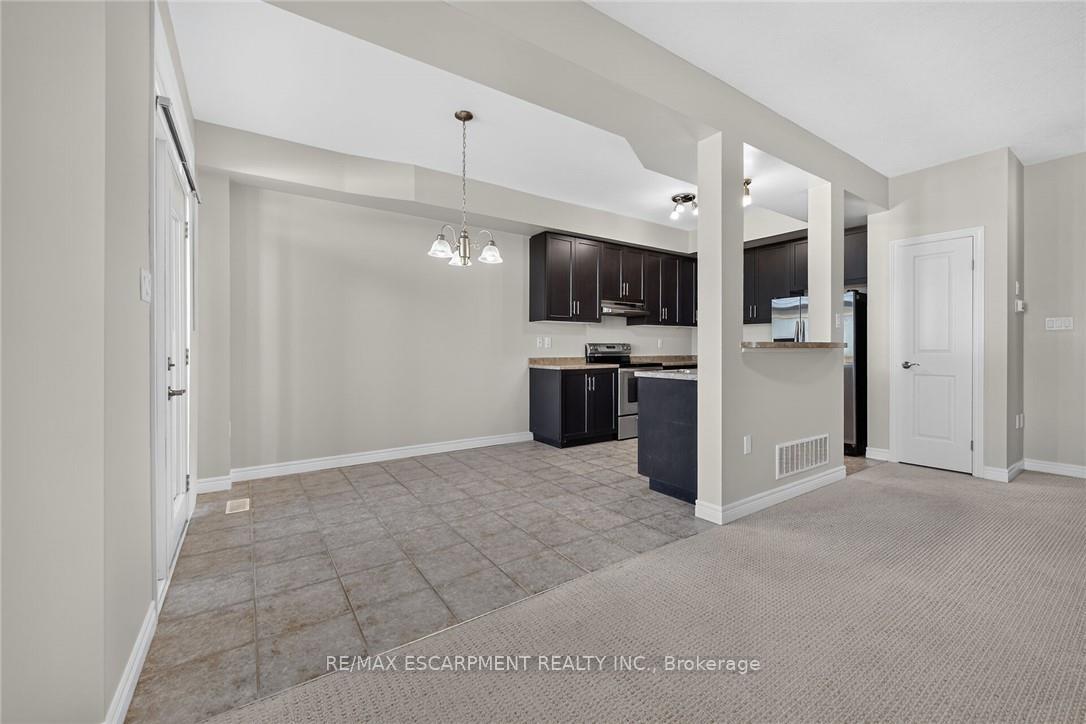 Photo 14 of Unit 22, 8 Lakelawn Road, Grimsby, Grimsby Beach — HOMEH