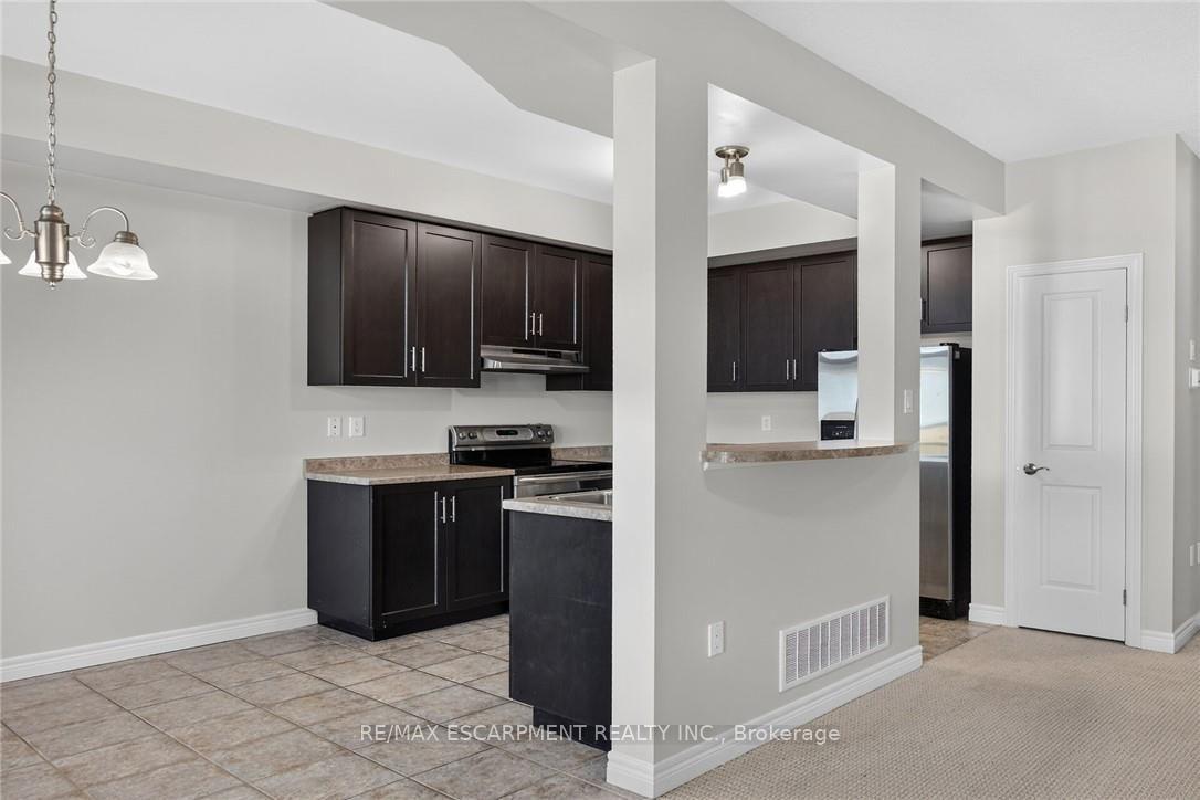 Photo 15 of Unit 22, 8 Lakelawn Road, Grimsby, Grimsby Beach — HOMEH