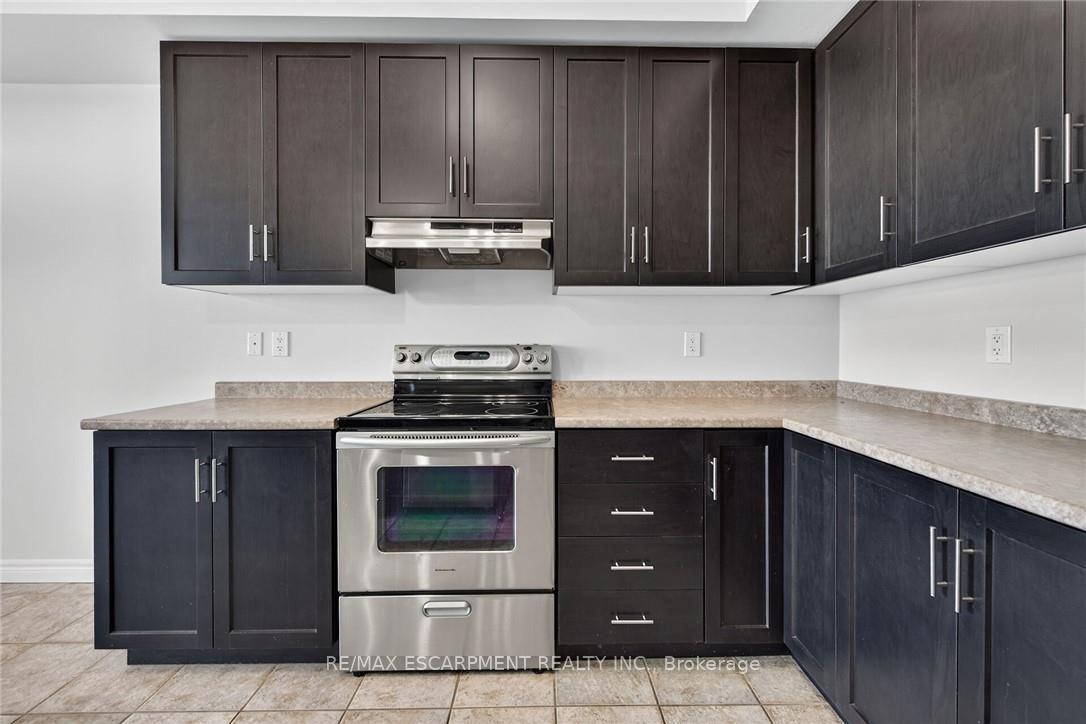 Photo 23 of Unit 22, 8 Lakelawn Road, Grimsby, Grimsby Beach — HOMEH