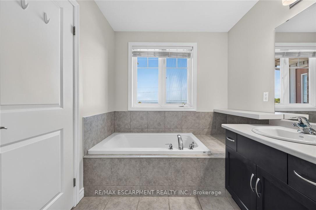Photo 37 of Unit 22, 8 Lakelawn Road, Grimsby, Grimsby Beach — HOMEH