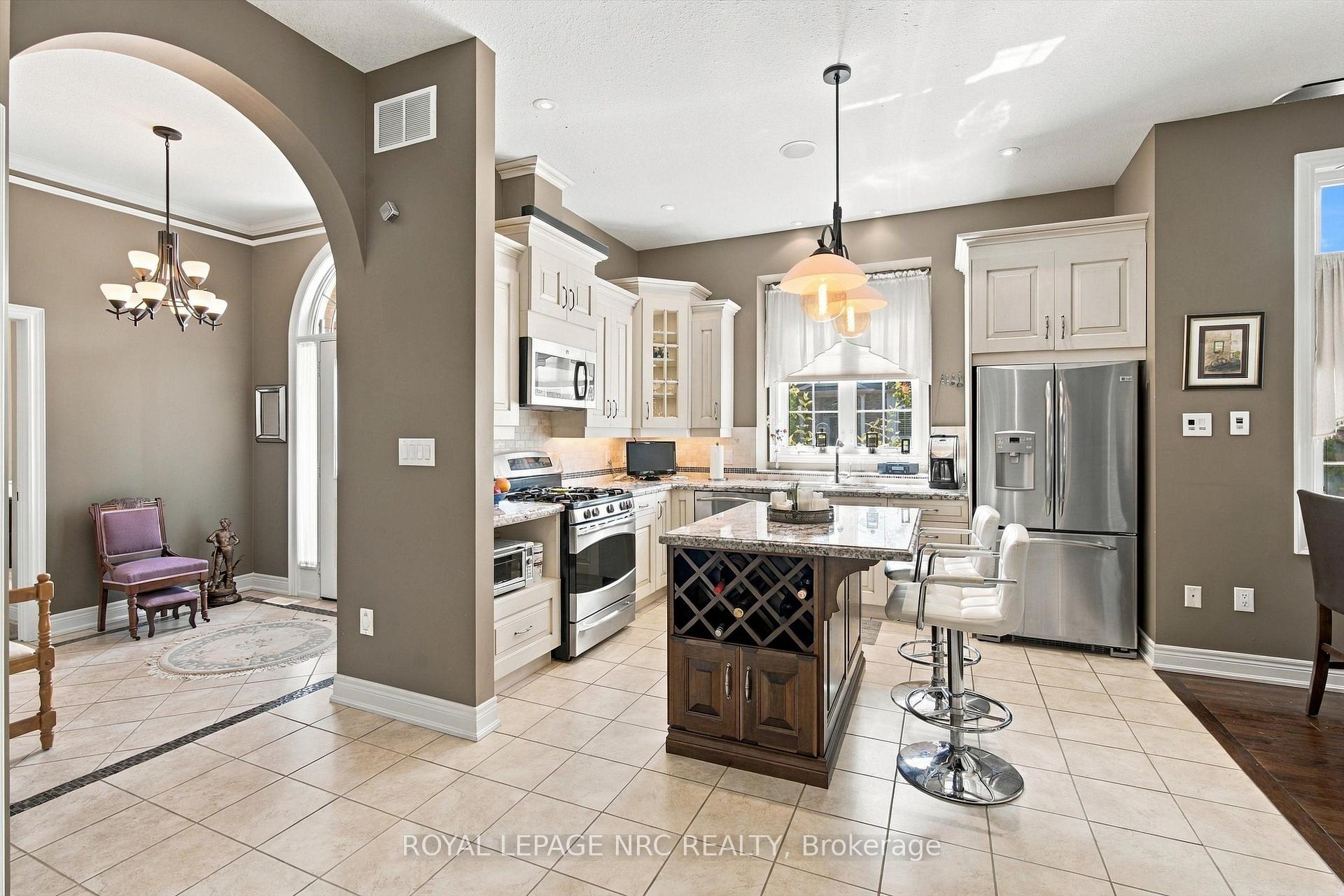 Photo 8 of Unit 8, 3232 Montrose Road, Niagara Falls, Mt. Carmel — HOMEH