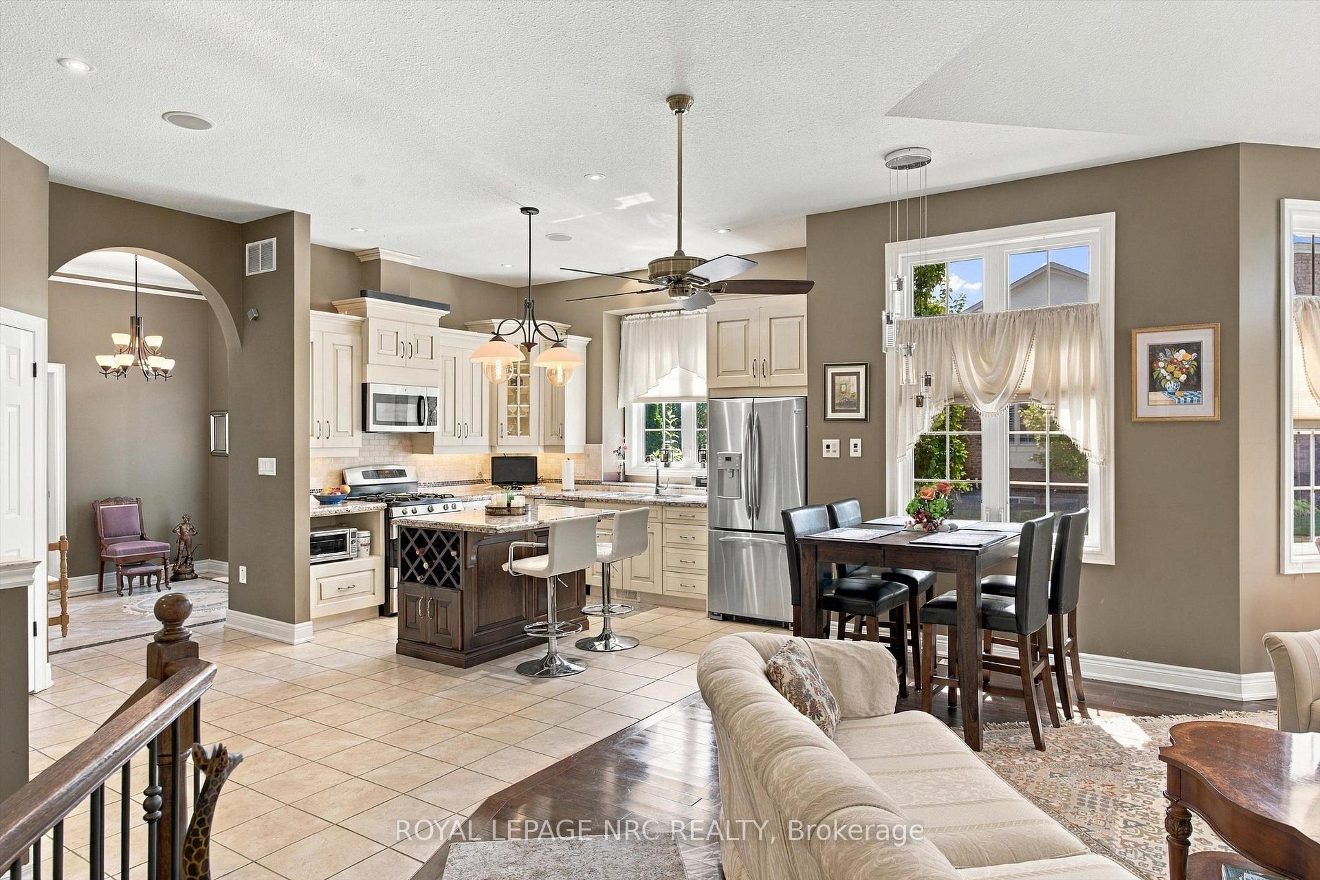 Photo 10 of Unit 8, 3232 Montrose Road, Niagara Falls, Mt. Carmel — HOMEH