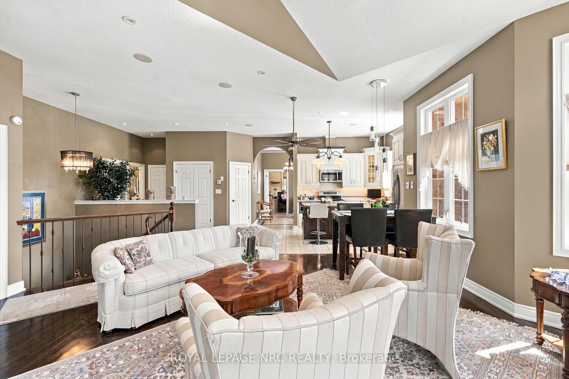 Photo 11 of Unit 8, 3232 Montrose Road, Niagara Falls, Mt. Carmel — HOMEH