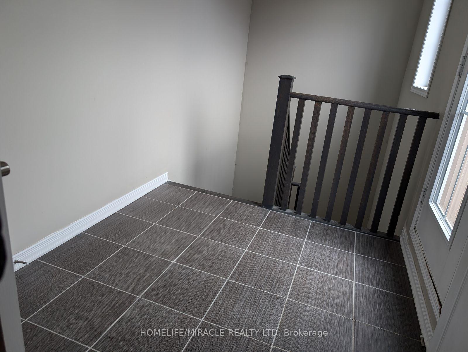 Photo 6 of Unit 69, 2441 Greenwich Drive, Oakville, Westmount — HOMEH