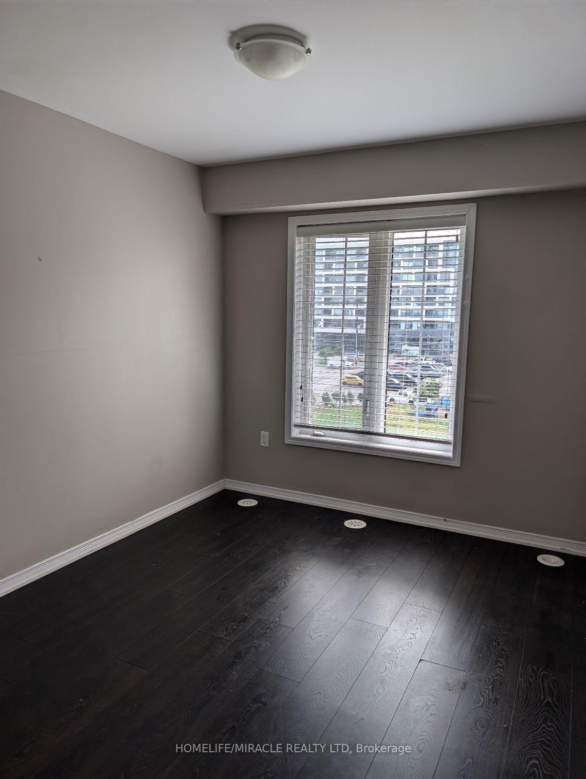 Photo 7 of Unit 69, 2441 Greenwich Drive, Oakville, Westmount — HOMEH