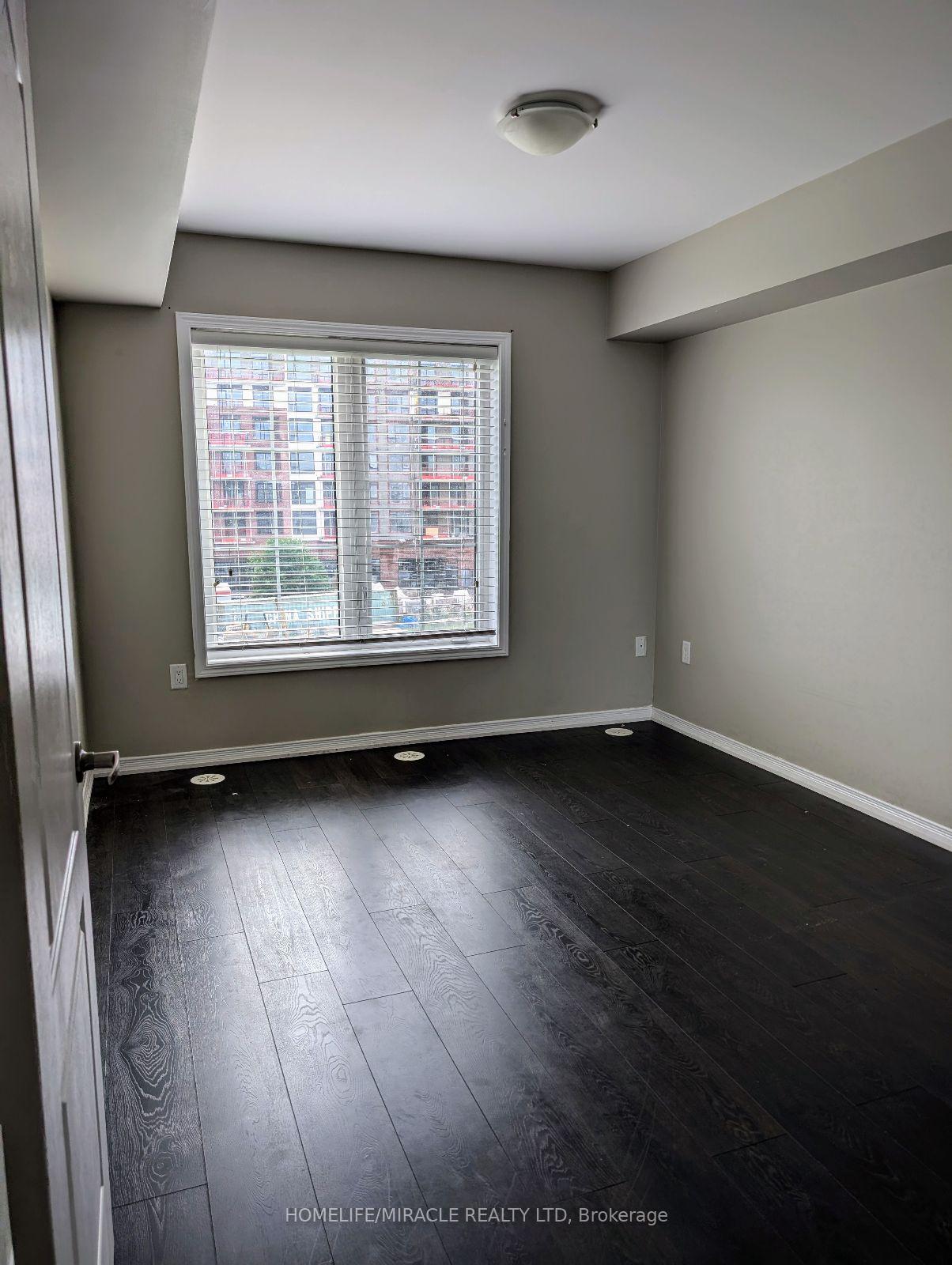 Photo 8 of Unit 69, 2441 Greenwich Drive, Oakville, Westmount — HOMEH