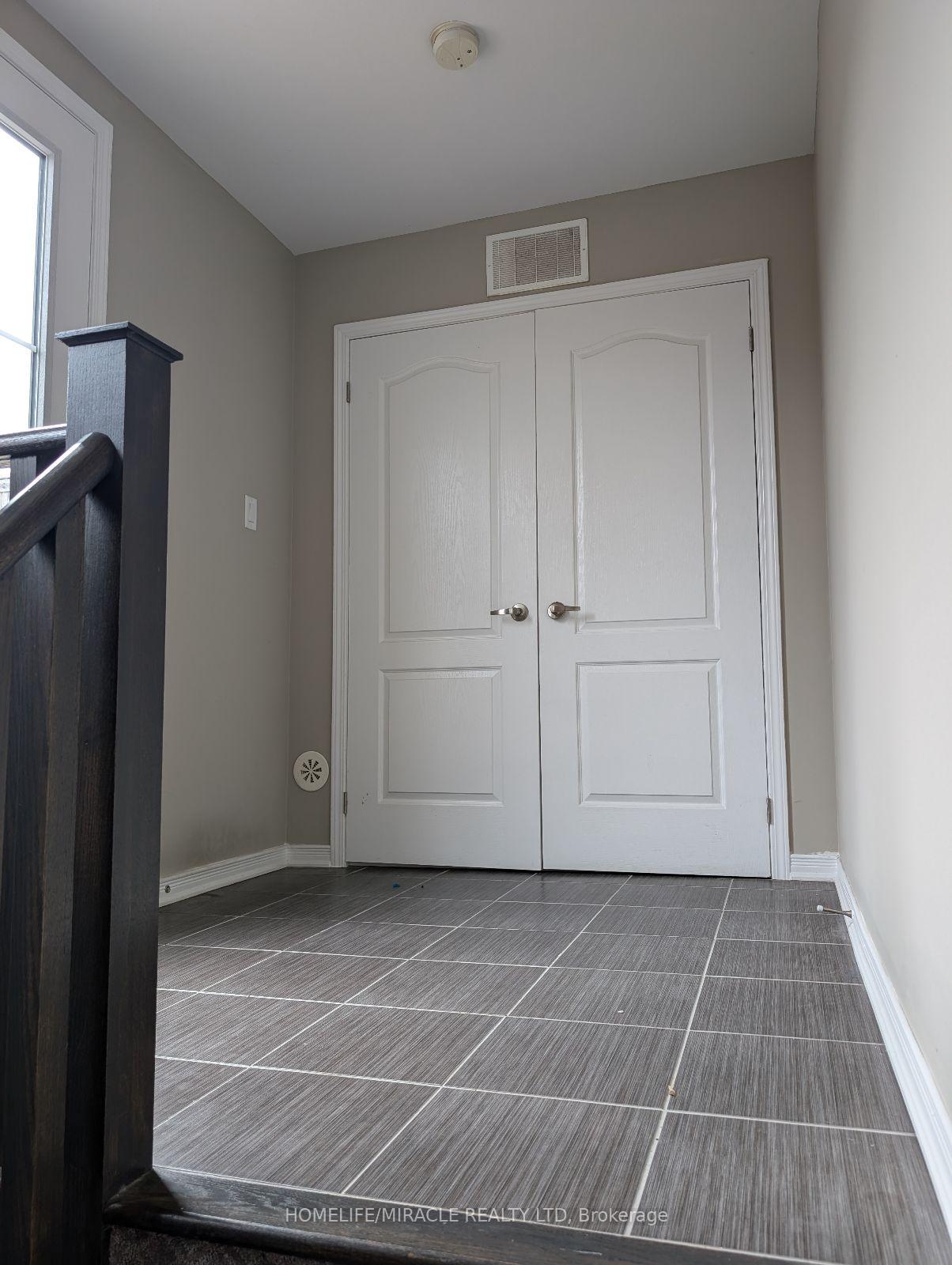 Photo 10 of Unit 69, 2441 Greenwich Drive, Oakville, Westmount — HOMEH