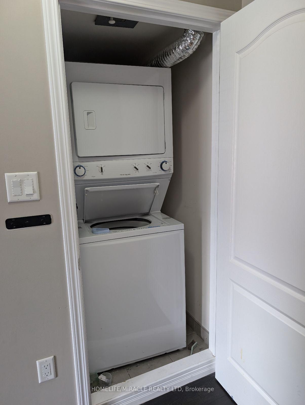 Photo 16 of Unit 69, 2441 Greenwich Drive, Oakville, Westmount — HOMEH