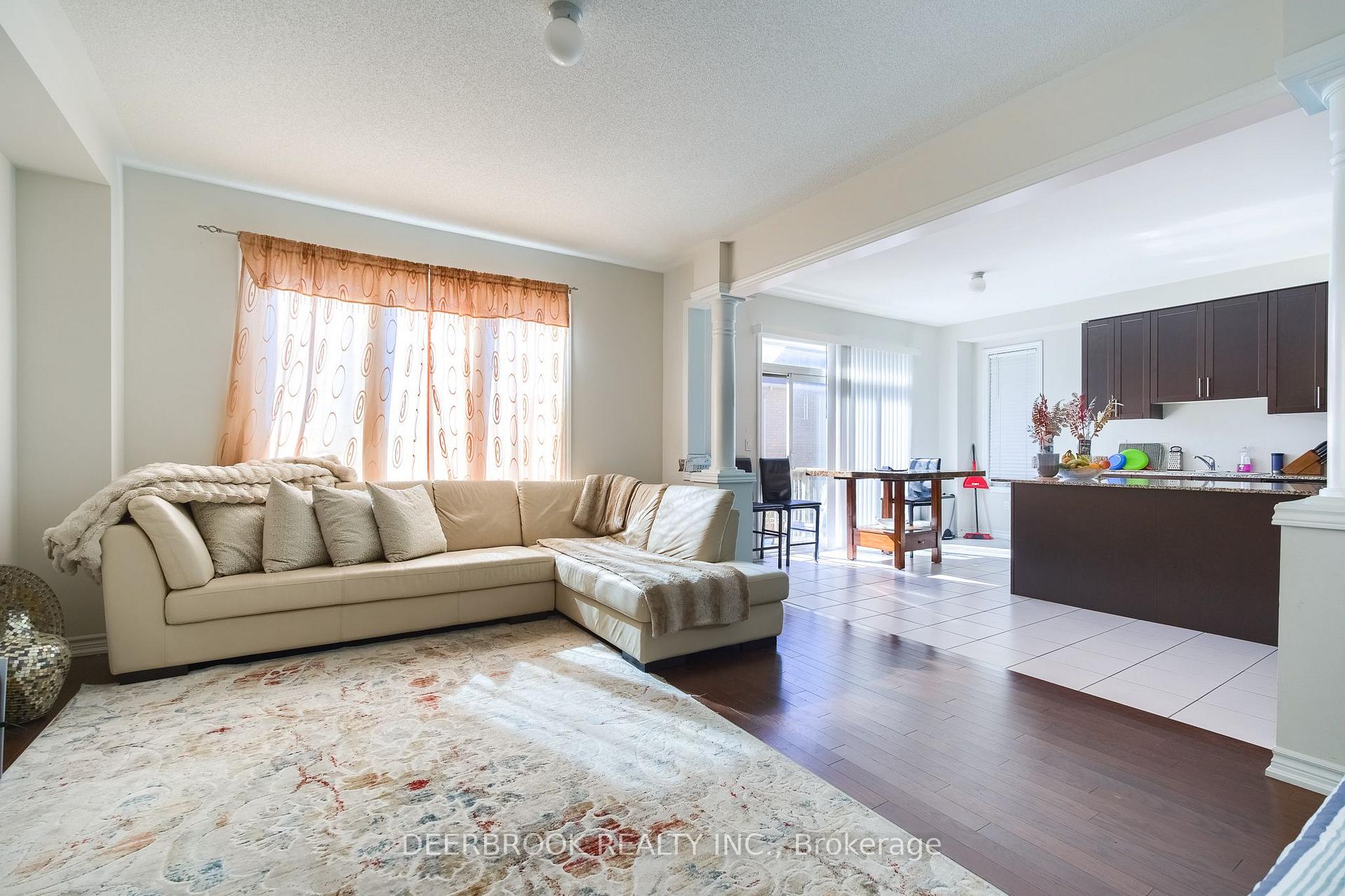 Photo 14 of 1945 Douglas Langtree Drive, Oshawa, Taunton — HOMEH