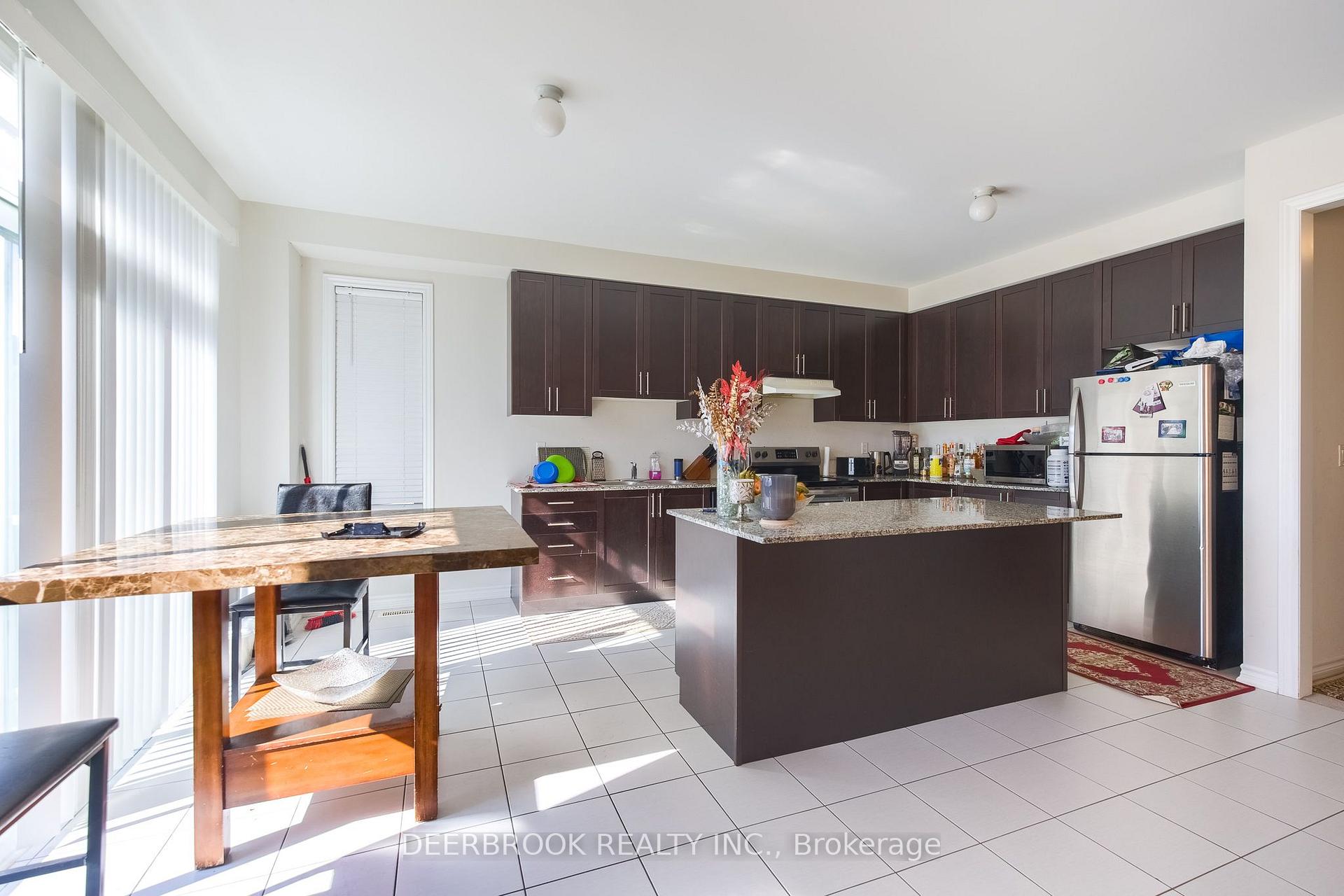 Photo 29 of 1945 Douglas Langtree Drive, Oshawa, Taunton — HOMEH