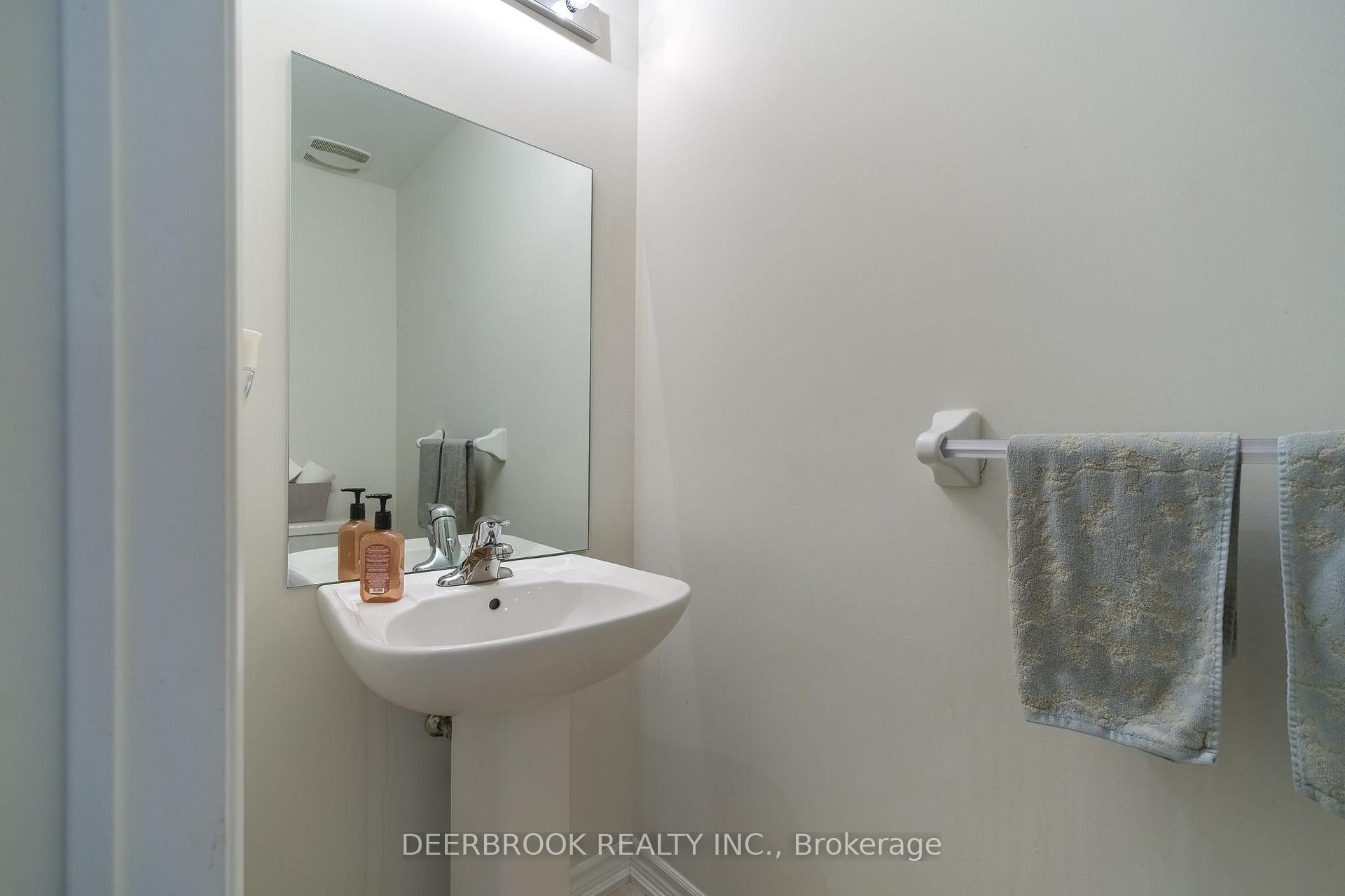 Photo 37 of 1945 Douglas Langtree Drive, Oshawa, Taunton — HOMEH