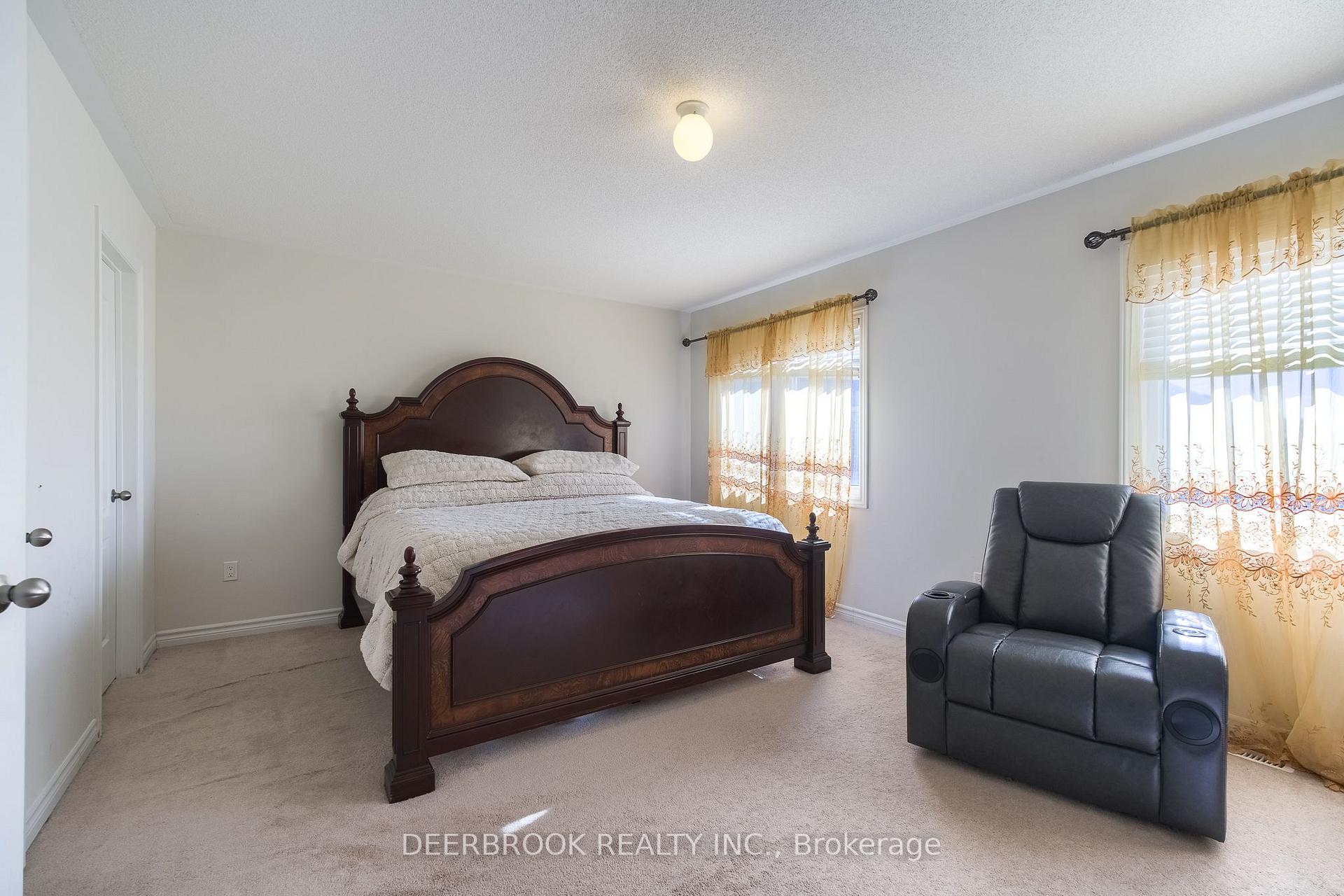 Photo 41 of 1945 Douglas Langtree Drive, Oshawa, Taunton — HOMEH