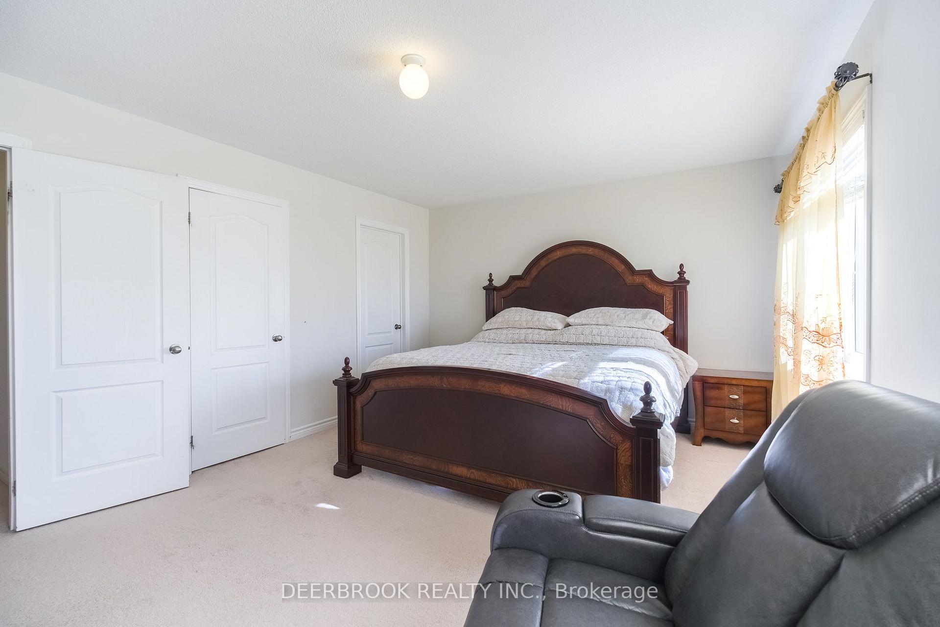 Photo 42 of 1945 Douglas Langtree Drive, Oshawa, Taunton — HOMEH