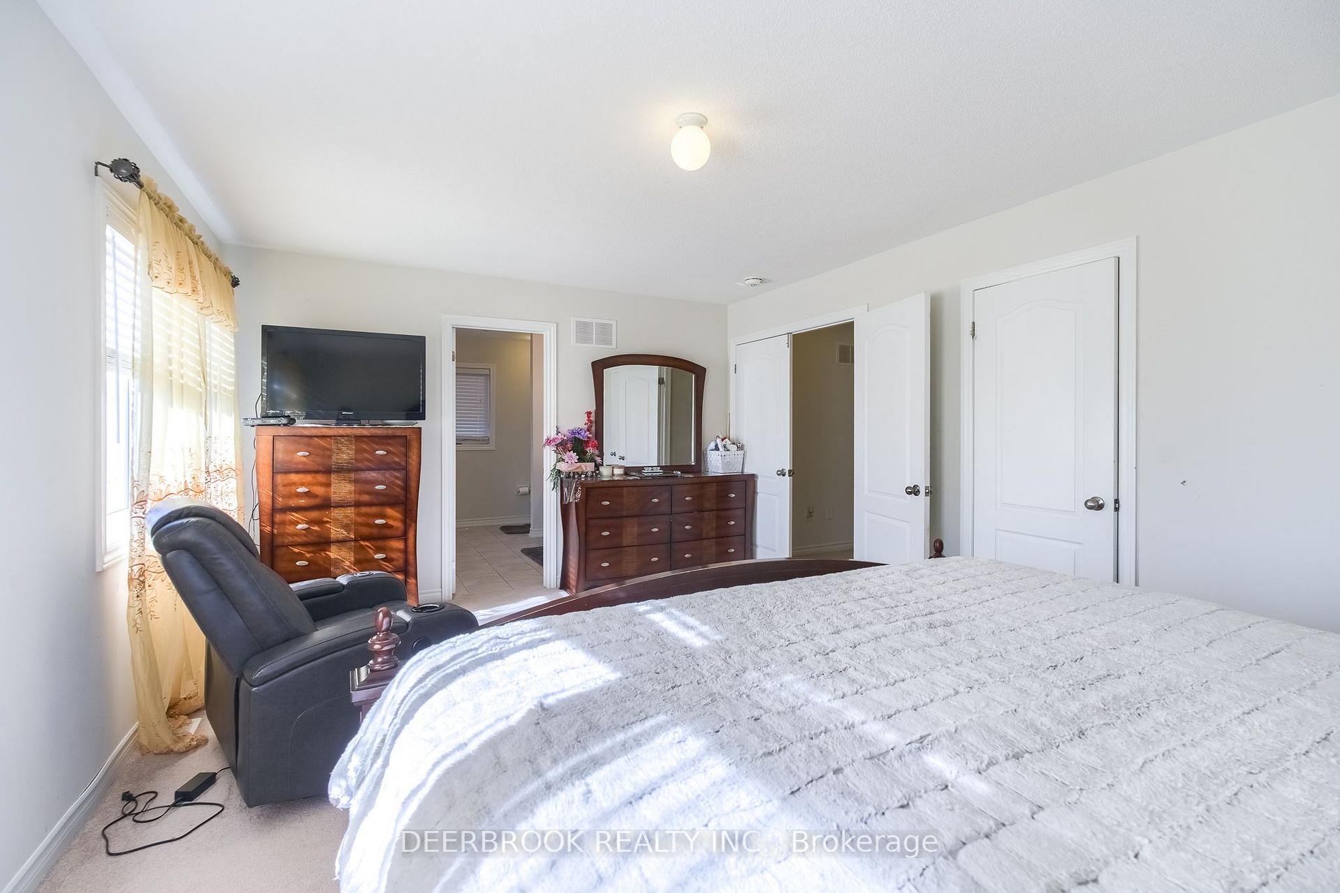 Photo 43 of 1945 Douglas Langtree Drive, Oshawa, Taunton — HOMEH