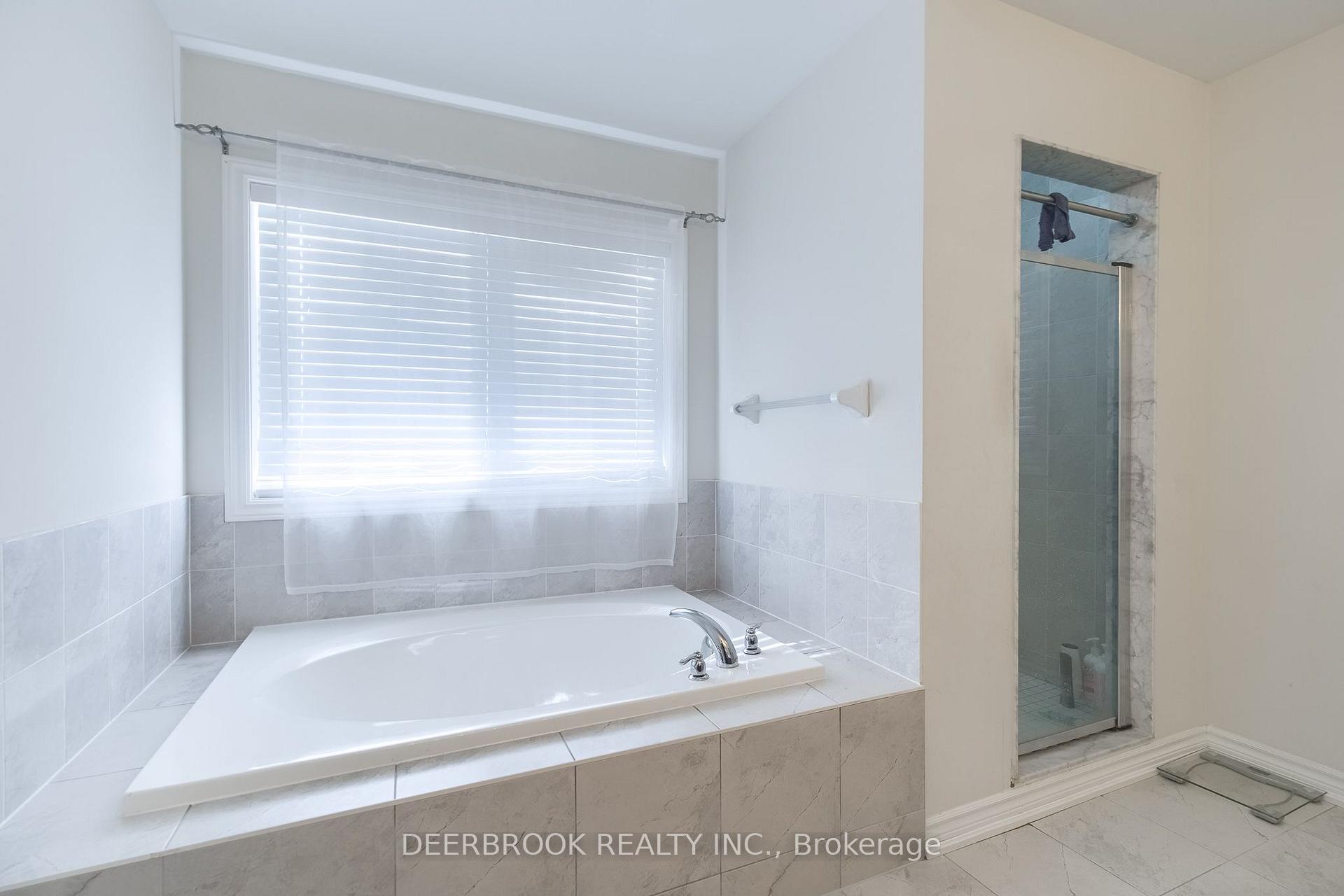 Photo 45 of 1945 Douglas Langtree Drive, Oshawa, Taunton — HOMEH