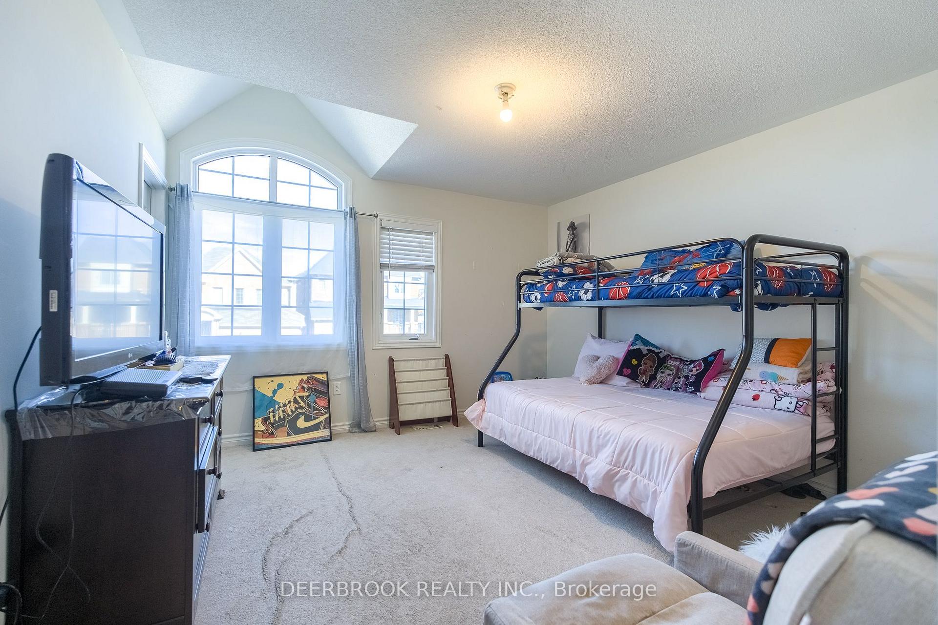 Photo 52 of 1945 Douglas Langtree Drive, Oshawa, Taunton — HOMEH