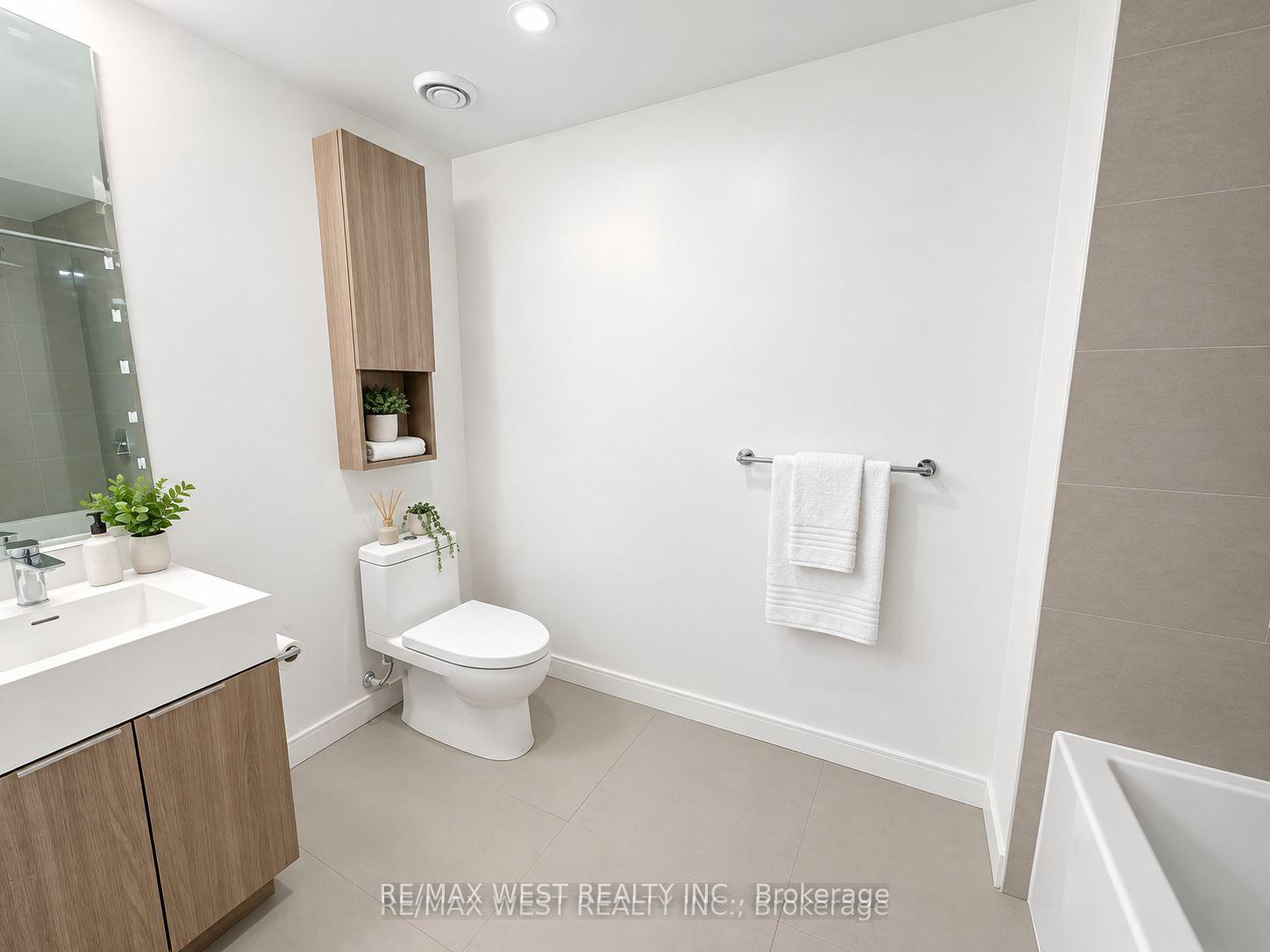 Photo 5 of Unit N808, 35 Rolling Mills Road, Toronto, Waterfront Communities — HOMEH
