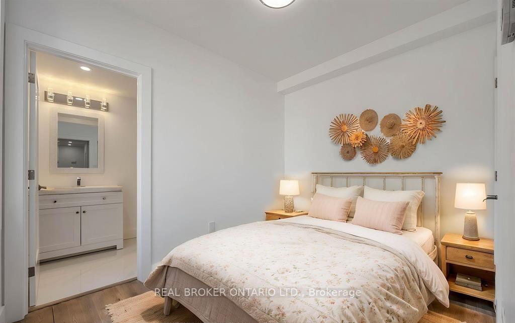 Photo 4 of Unit 5, 14 Hatfield Crescent, Etobicoke, Elms-Old Rexdale — HOMEH