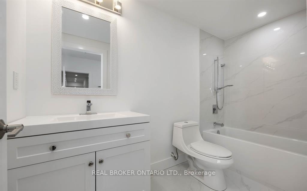 Photo 5 of Unit 5, 14 Hatfield Crescent, Etobicoke, Elms-Old Rexdale — HOMEH