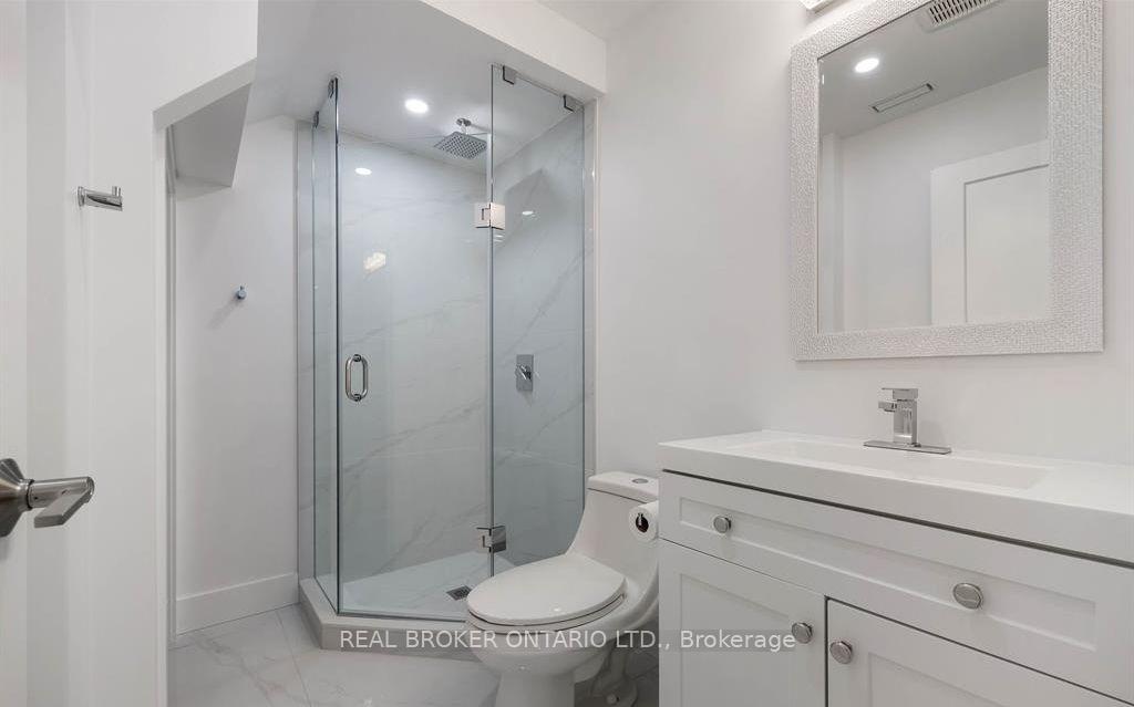 Photo 9 of Unit 5, 14 Hatfield Crescent, Etobicoke, Elms-Old Rexdale — HOMEH
