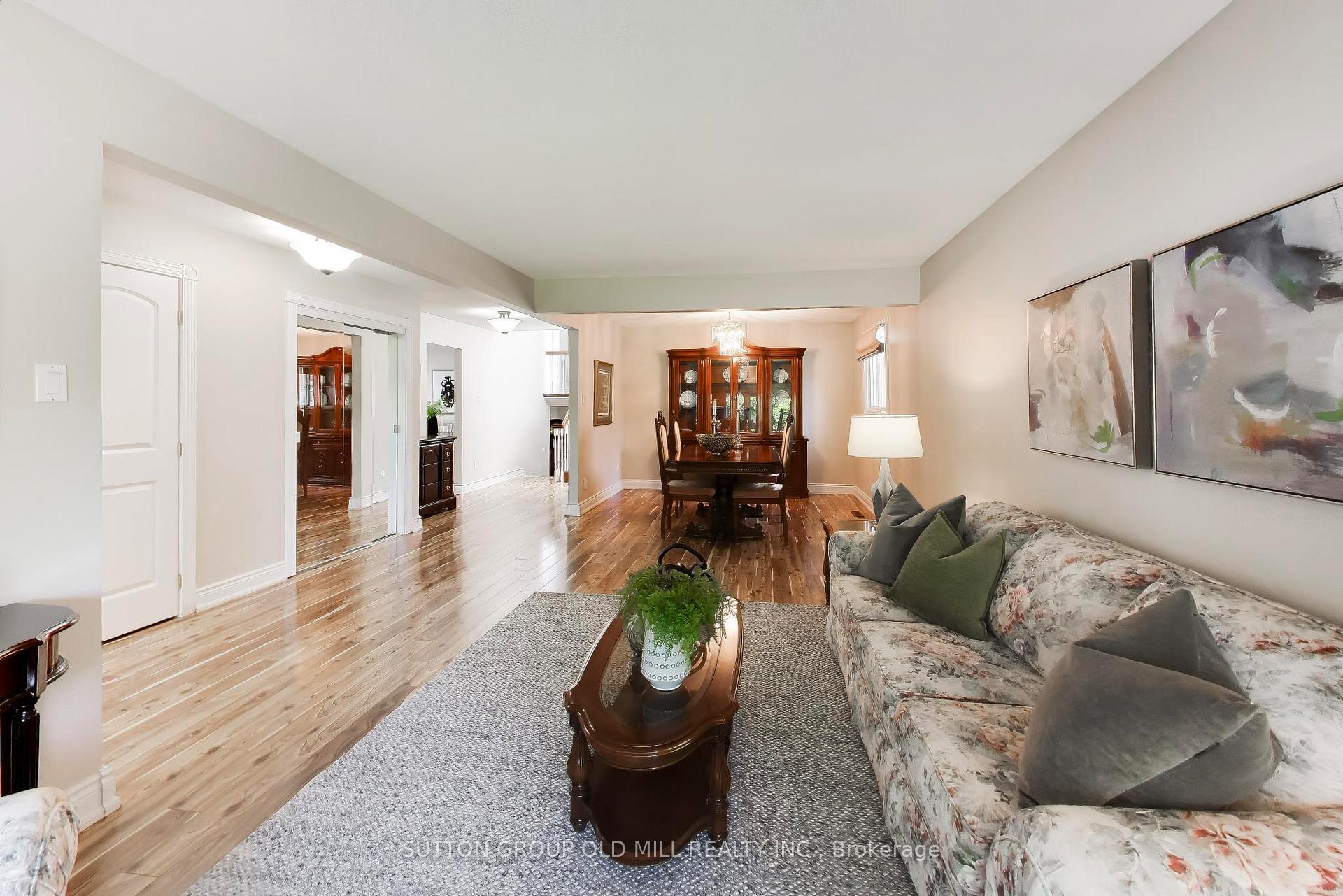 Photo 5 of 251 Chalfield Lane, Mississauga, Rathwood — HOMEH