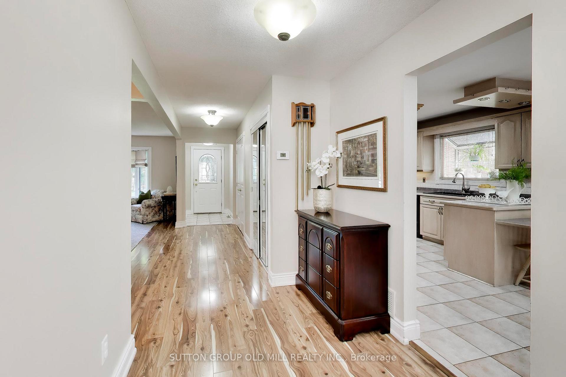 Photo 8 of 251 Chalfield Lane, Mississauga, Rathwood — HOMEH