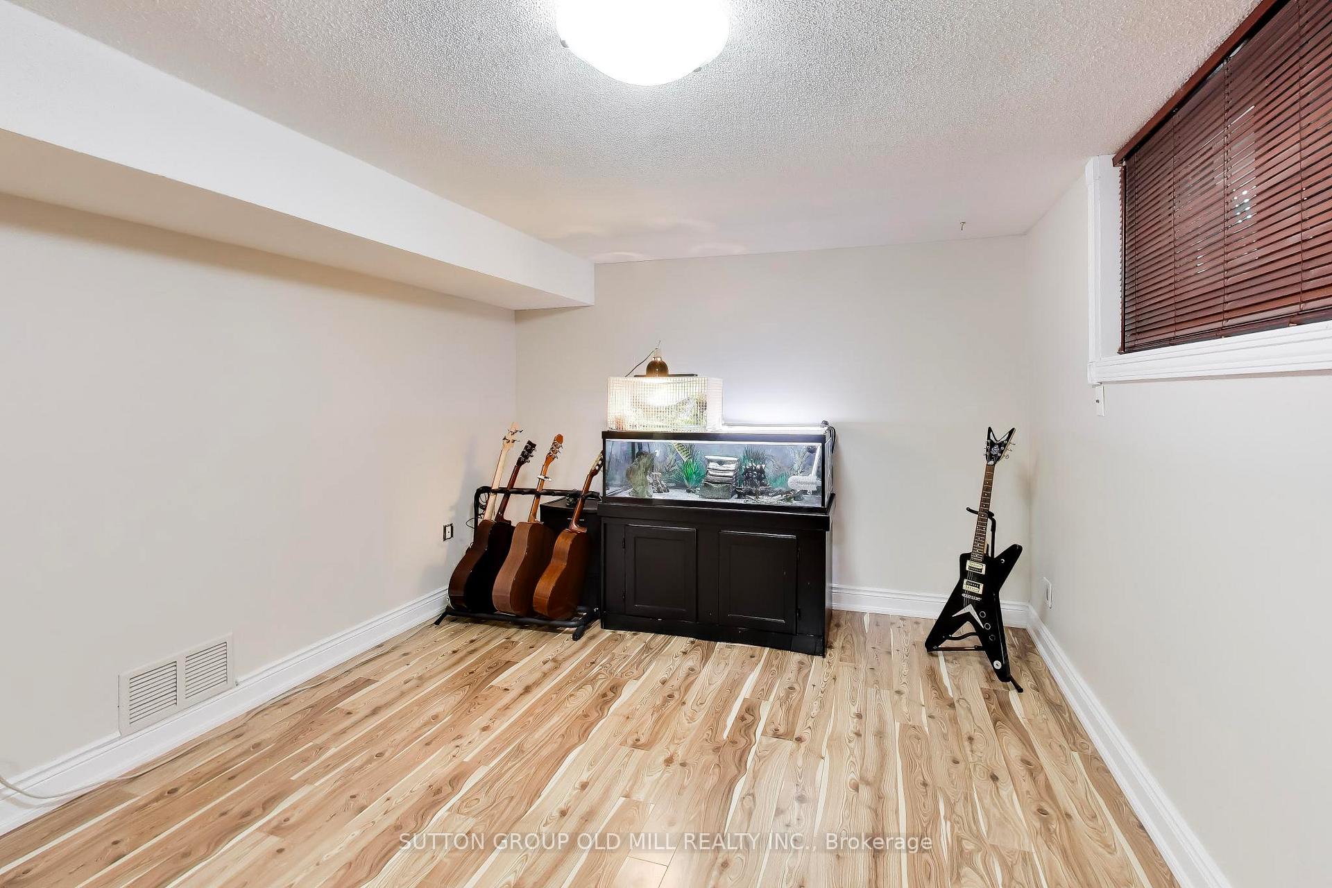 Photo 15 of 251 Chalfield Lane, Mississauga, Rathwood — HOMEH