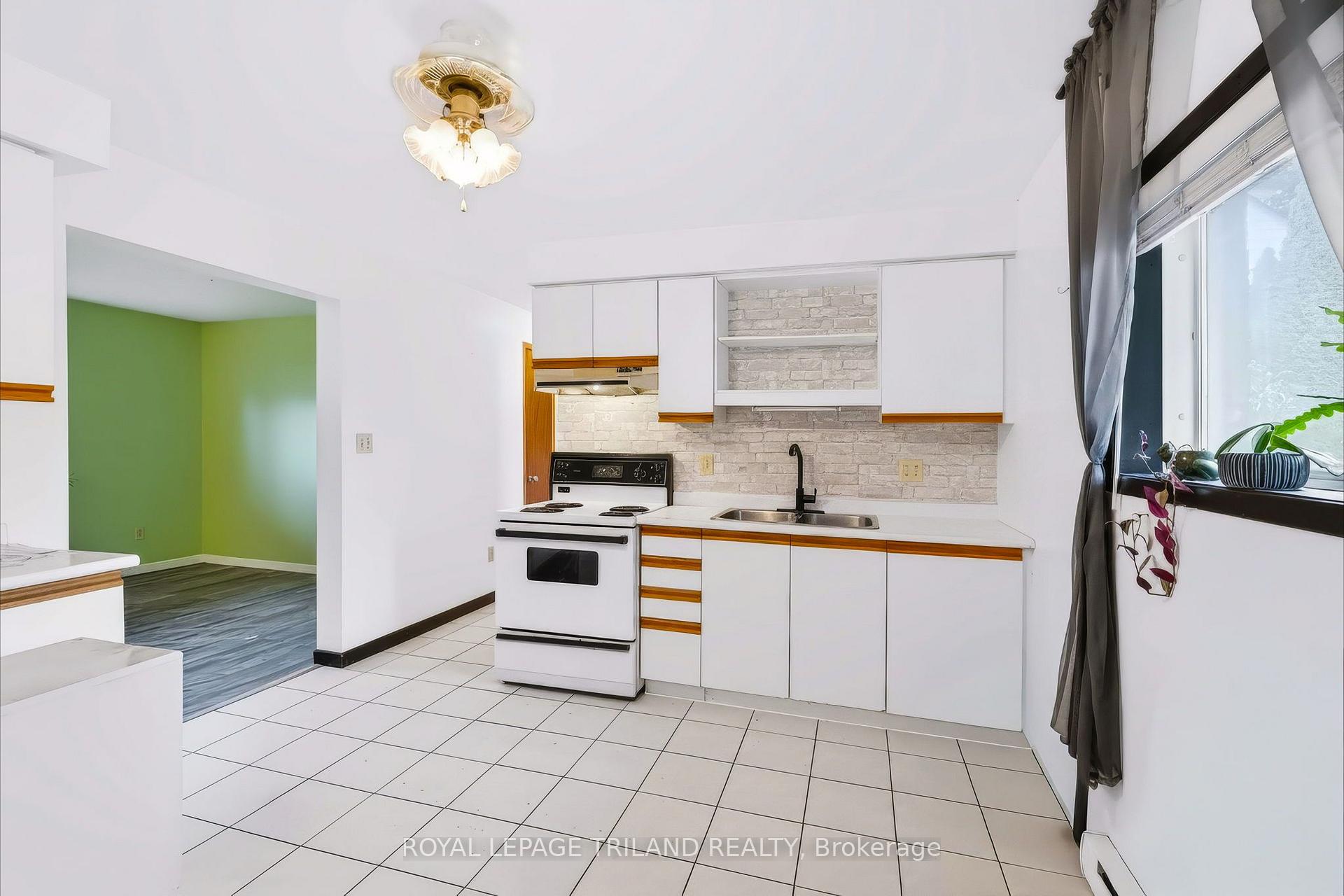 Photo 4 of Unit 1, 25 South Edgeware Road, St. Thomas — HOMEH