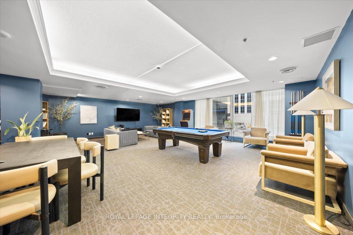 Photo of Unit 709, 161 Laurier Avenue W