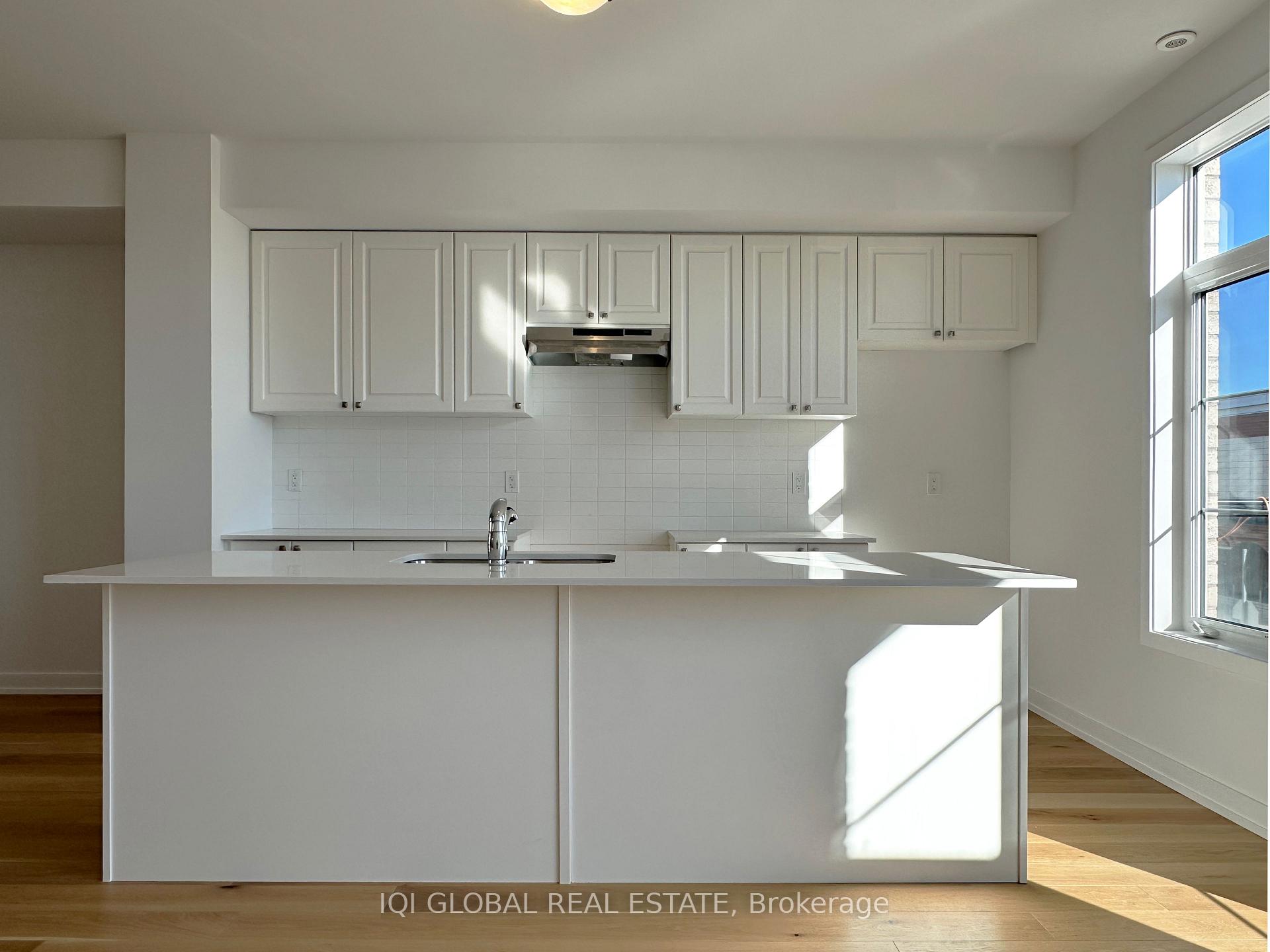 Photo 3 of Unit 302, 1655 Palmers Sawmill Road, Pickering, Duffin Heights — HOMEH