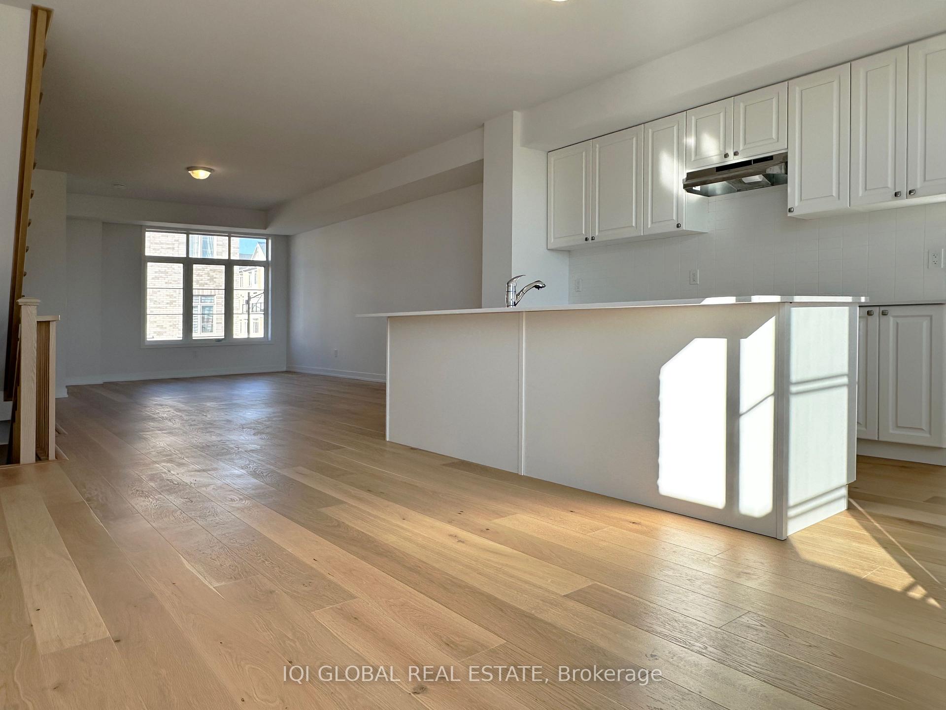 Photo 4 of Unit 302, 1655 Palmers Sawmill Road, Pickering, Duffin Heights — HOMEH
