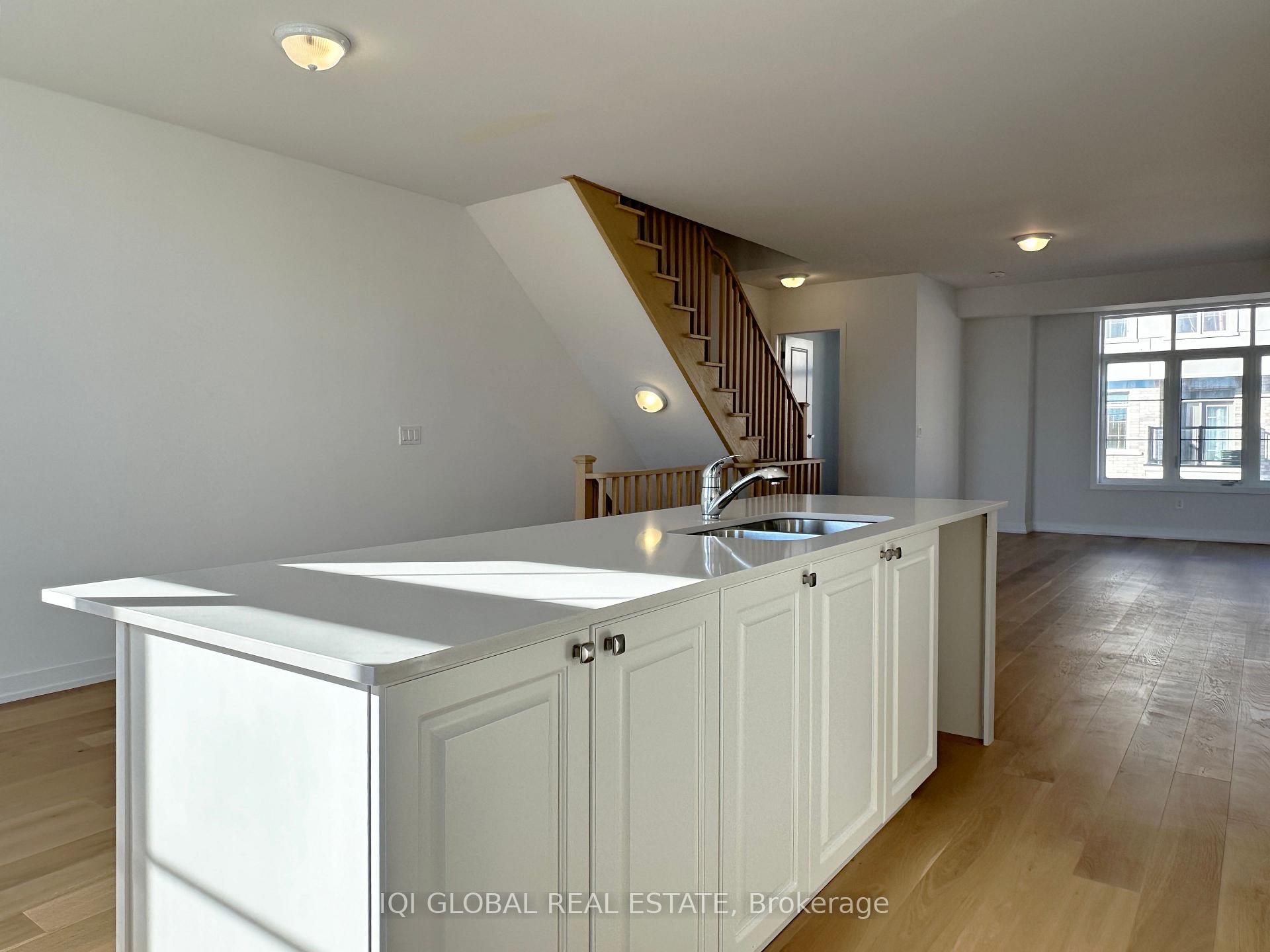 Photo 5 of Unit 302, 1655 Palmers Sawmill Road, Pickering, Duffin Heights — HOMEH