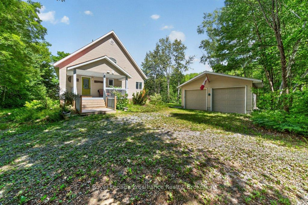 Photo 3 of 1401 Whites Road, Frontenac, Frontenac North — HOMEH
